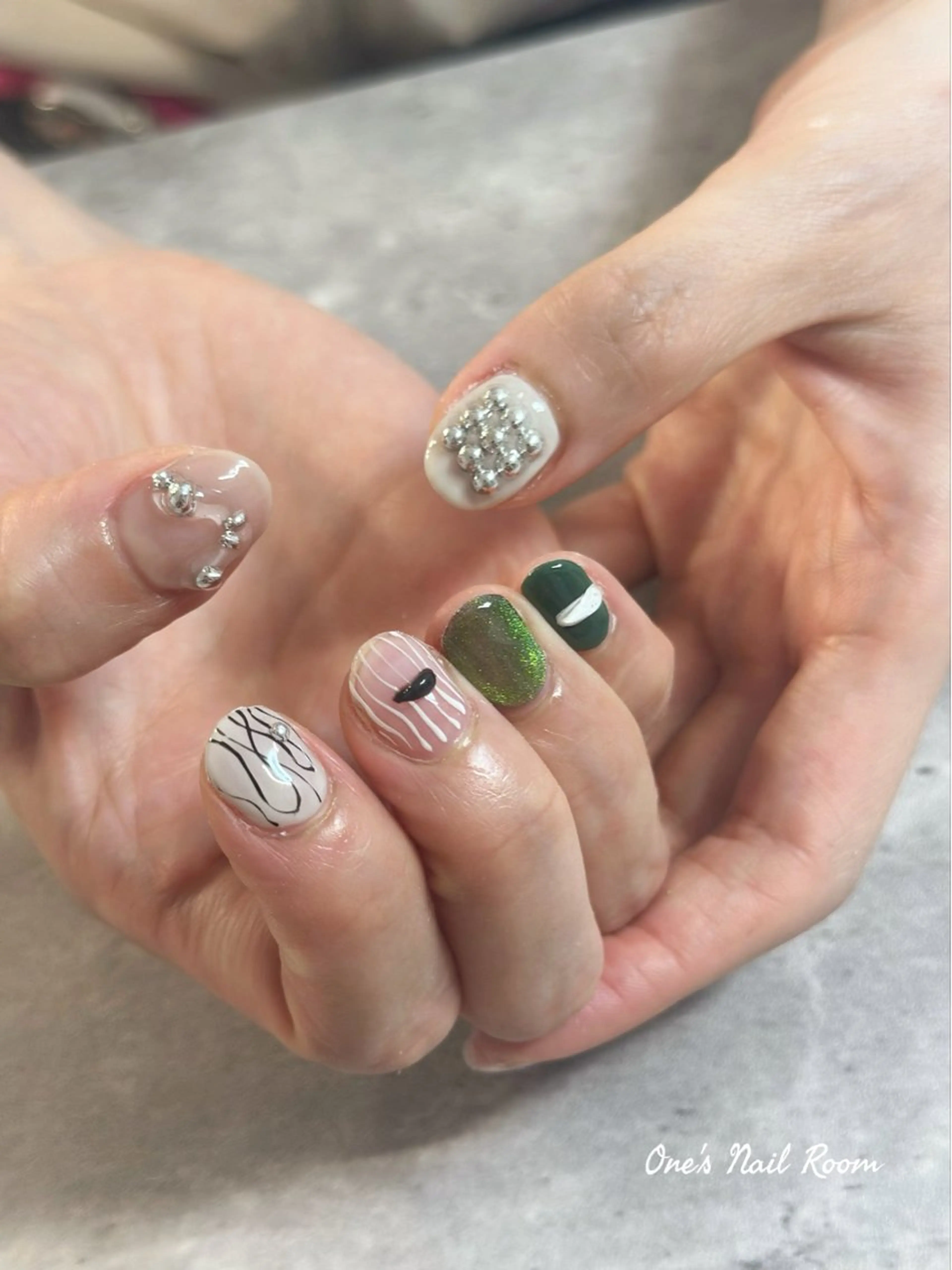 ネイル ハンドネイル One's Nail Roomのネイルデザイン