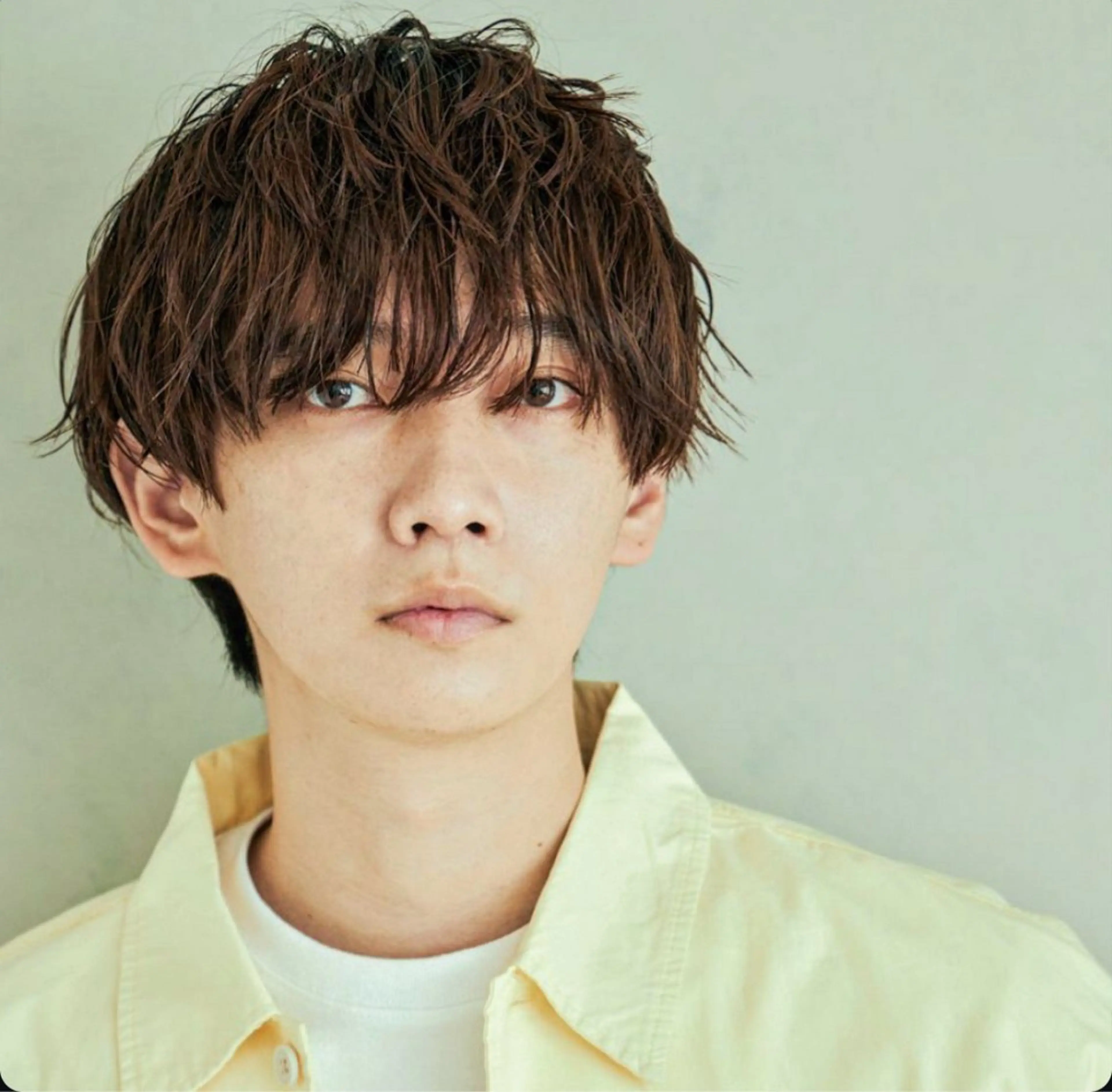 ミディアム パーマ メンズ マッシュ カット パーマ cast 三宮所属・板岡 丈一のヘアスタイル