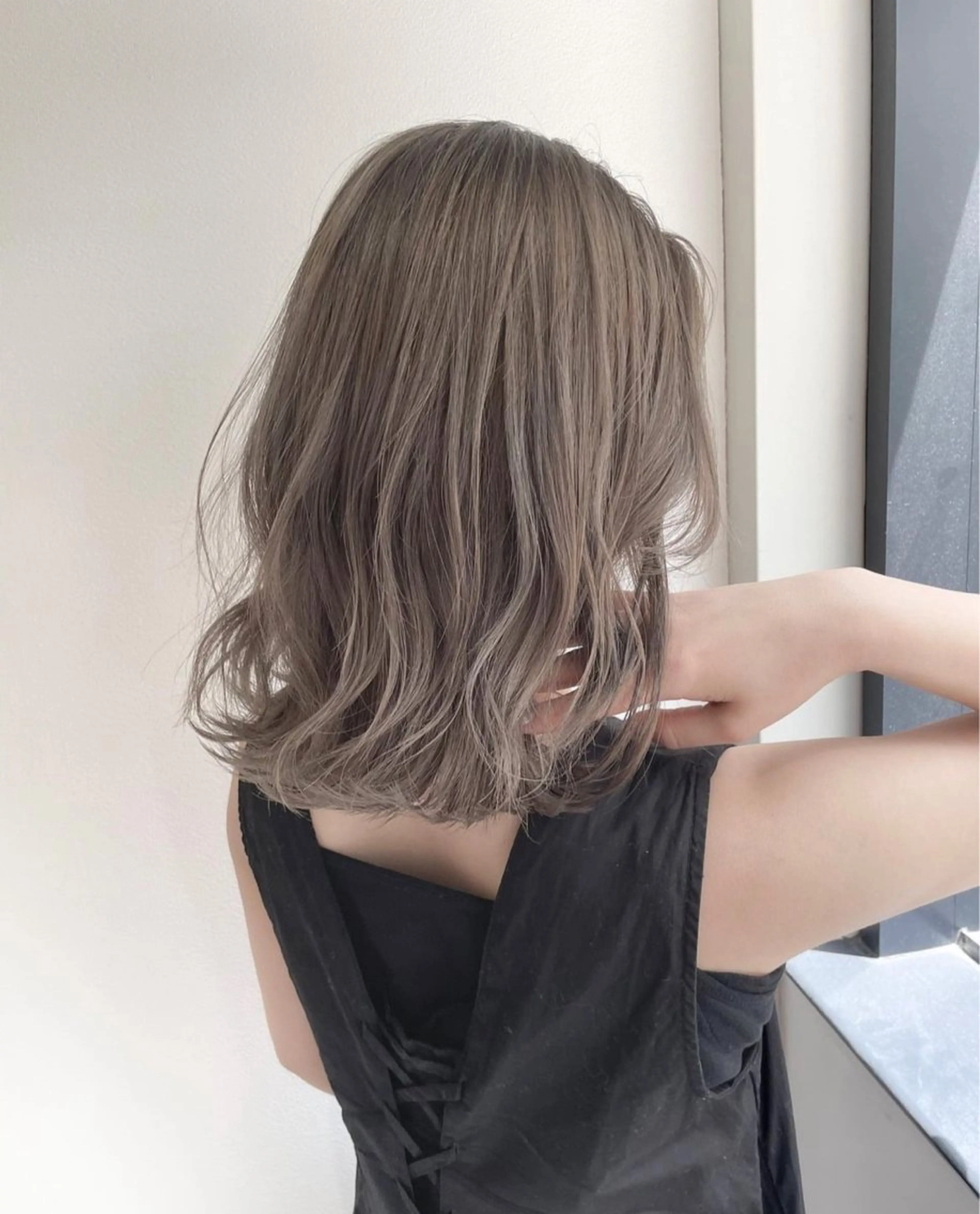 ミディアム カラー 福本 梓のヘアスタイル