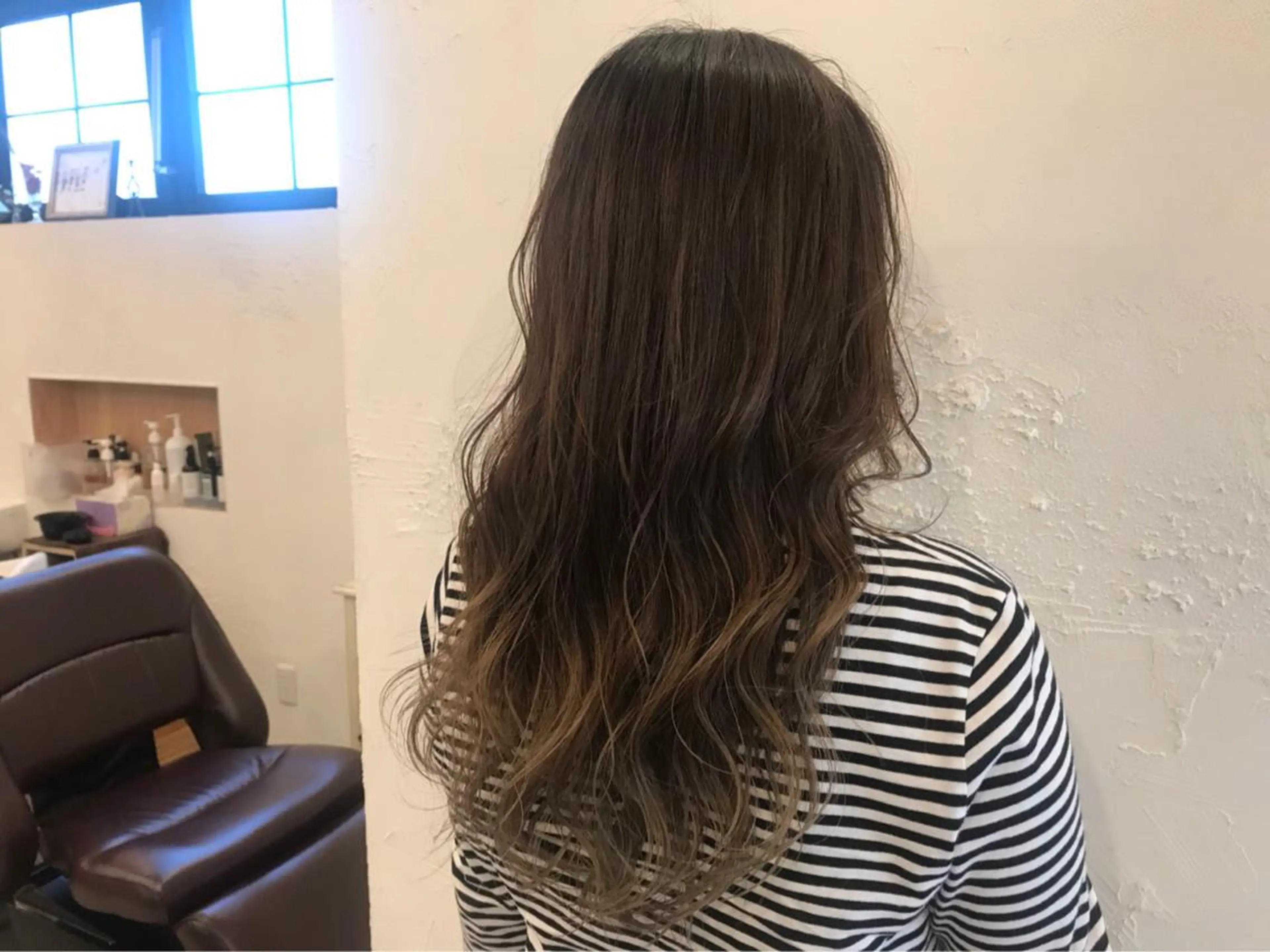 ロング カラー バレイヤージュ グレージュ レイヤーカット 髪の悩みを解決！ 那須達敦のヘアスタイル