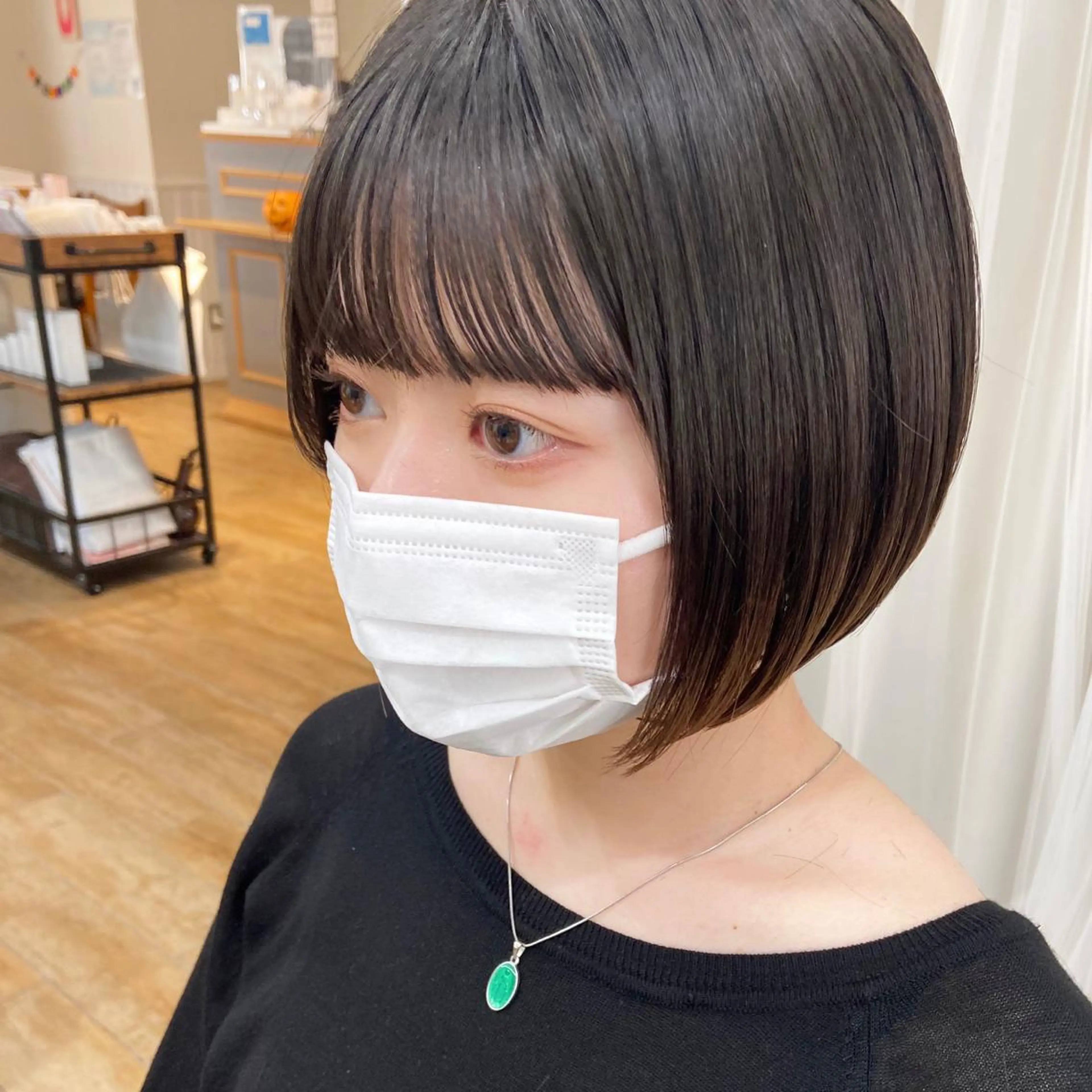 ショート カラー パーマ ヘアアレンジ メンズ キッズ ネイル マツエク・マツパ カット ヘアカラー トリートメント 横浜Bob美容師🤎 ERINAのヘアスタイル