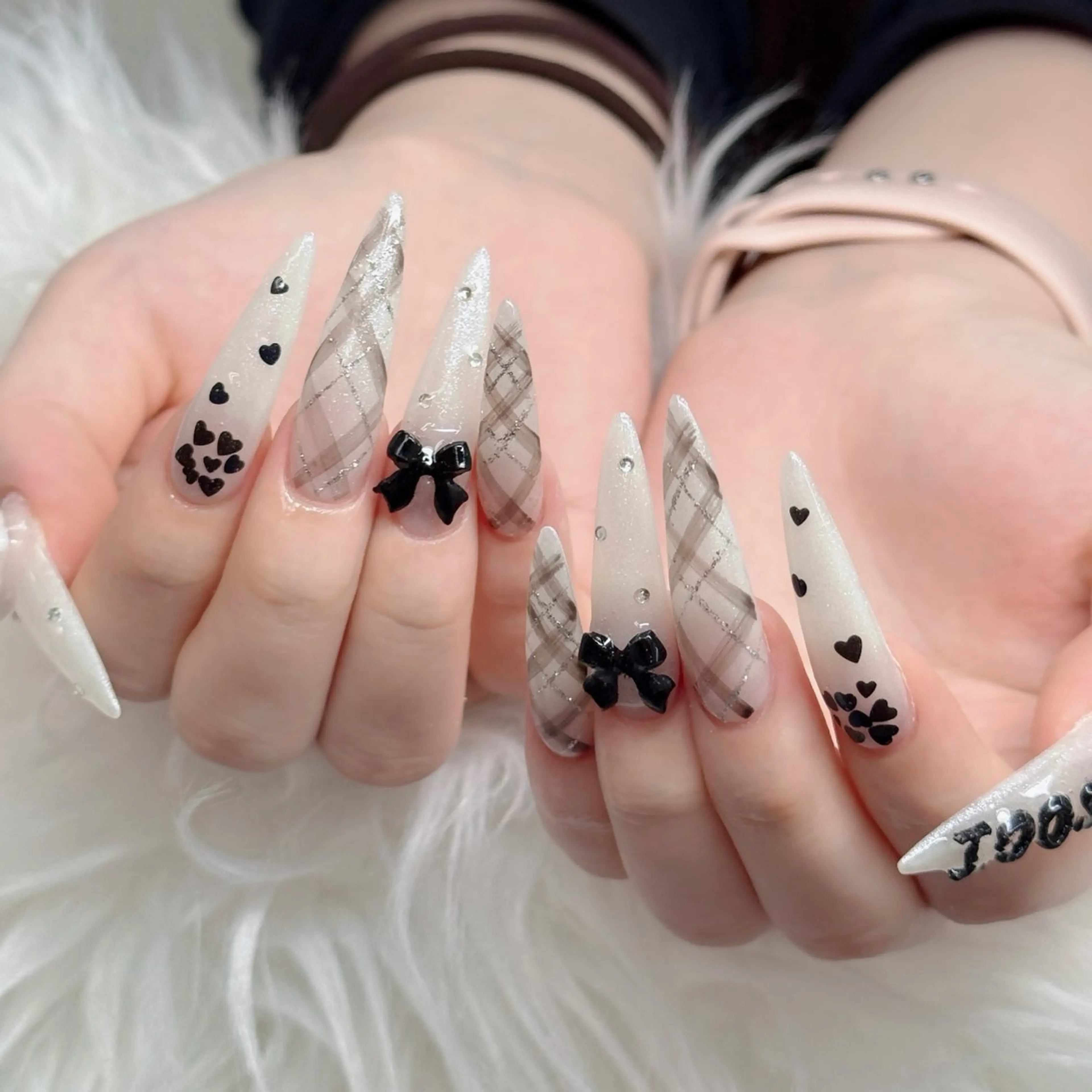 ネイル ロングネイル マグネットネイル リボン 夏ネイル スーパーロングネイル ハンドネイル Hani nailsalonのネイルデザイン