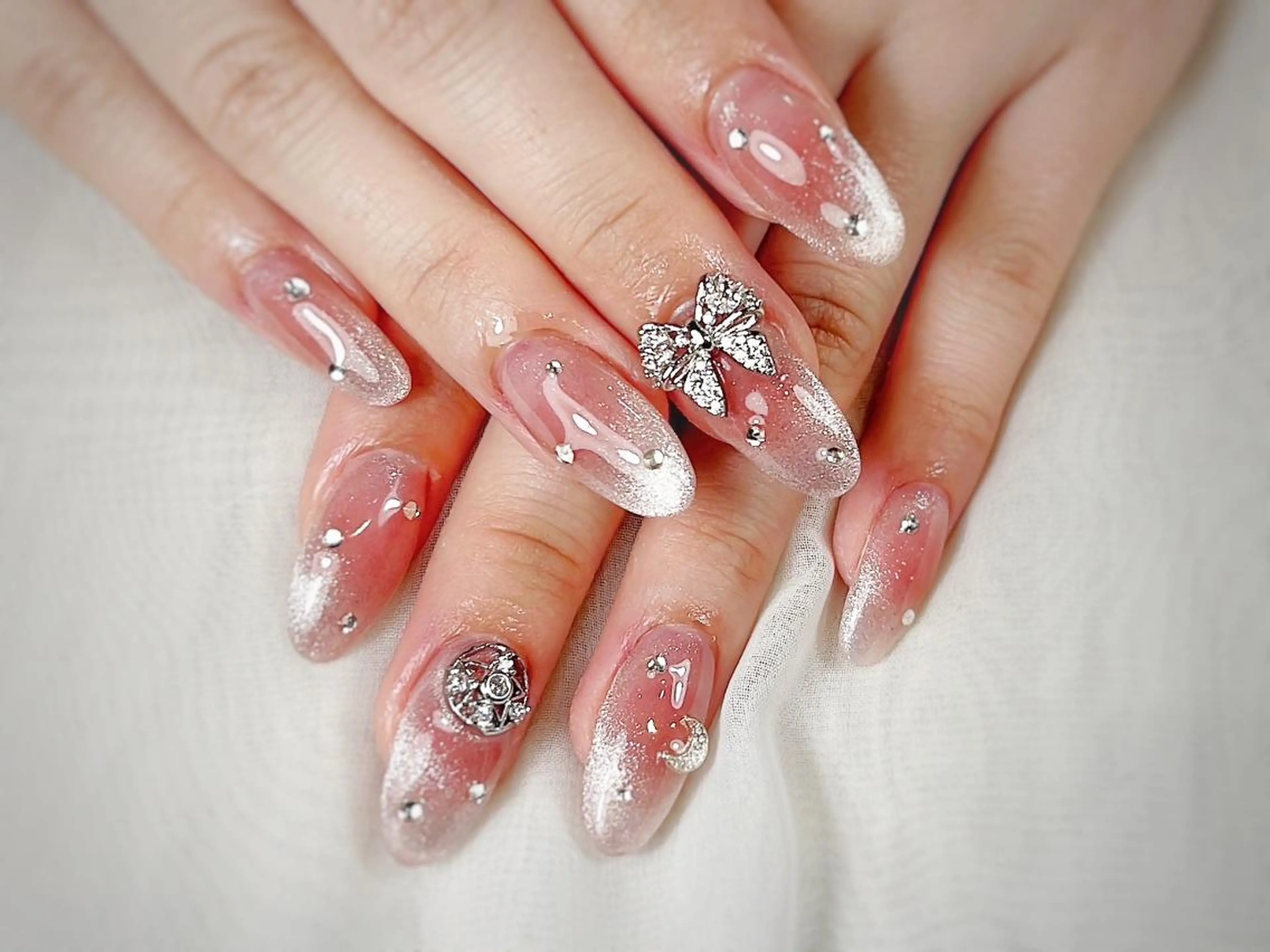 ネイル マグネットネイル Salute本店 🦋仲原里佳のネイルデザイン