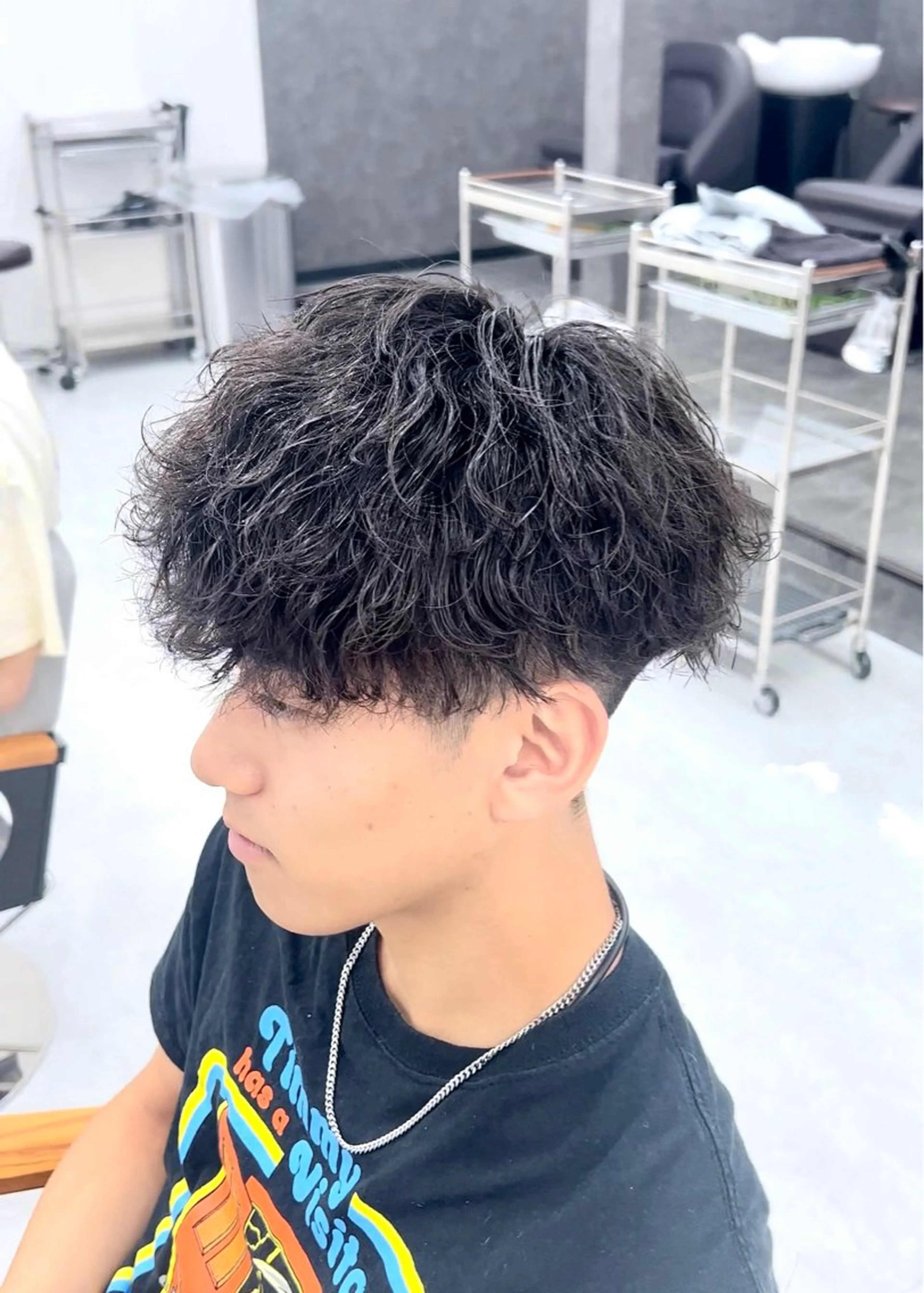 ショート パーマ メンズ メンズパーマ 波巻きパーマ カット パーマ 飛田 楓信のヘアスタイル