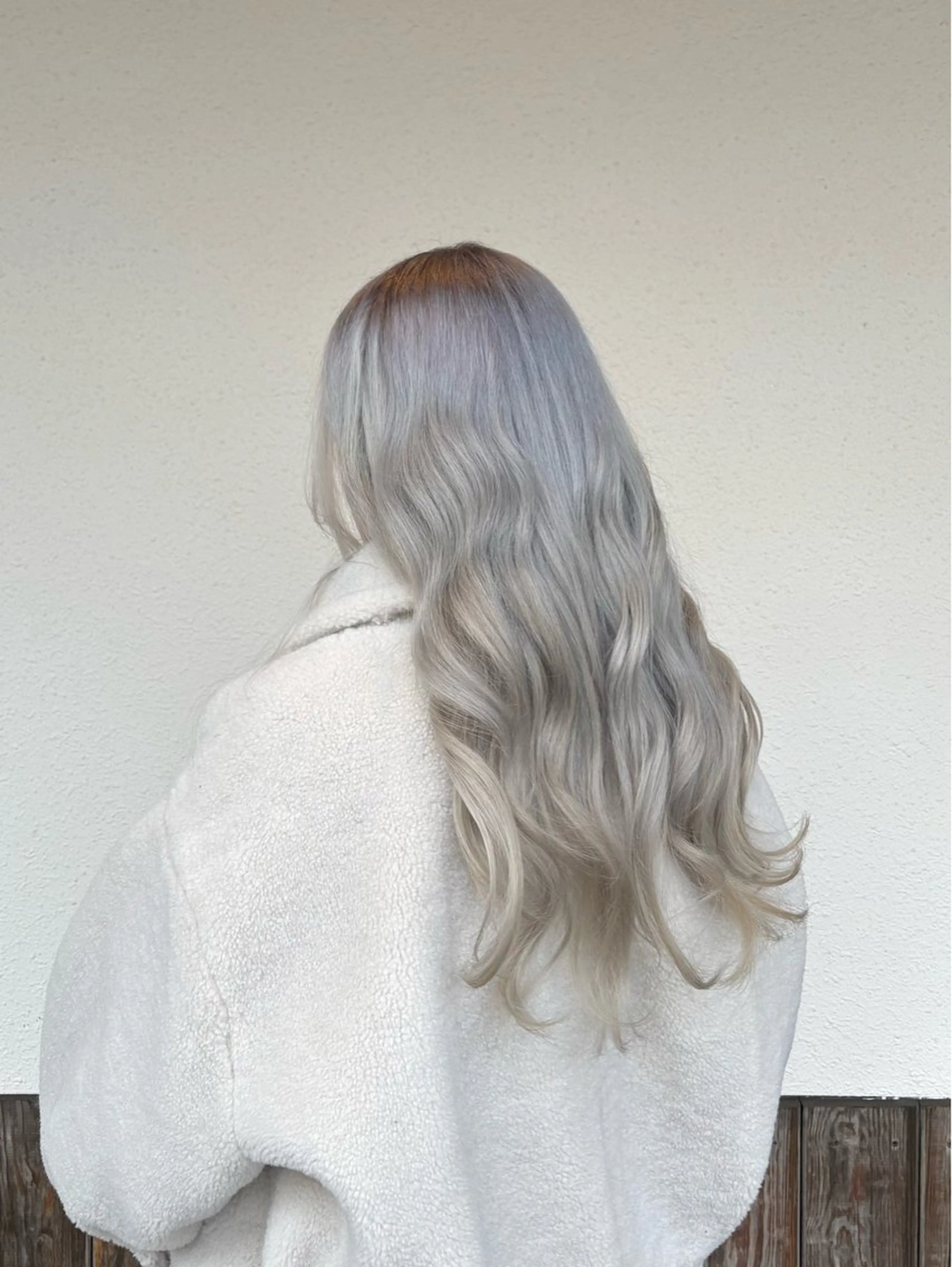 【新規】ハイブリーチ（ブリーチ2回） ＋ケアカラー＋潤髪トリートメントの写真