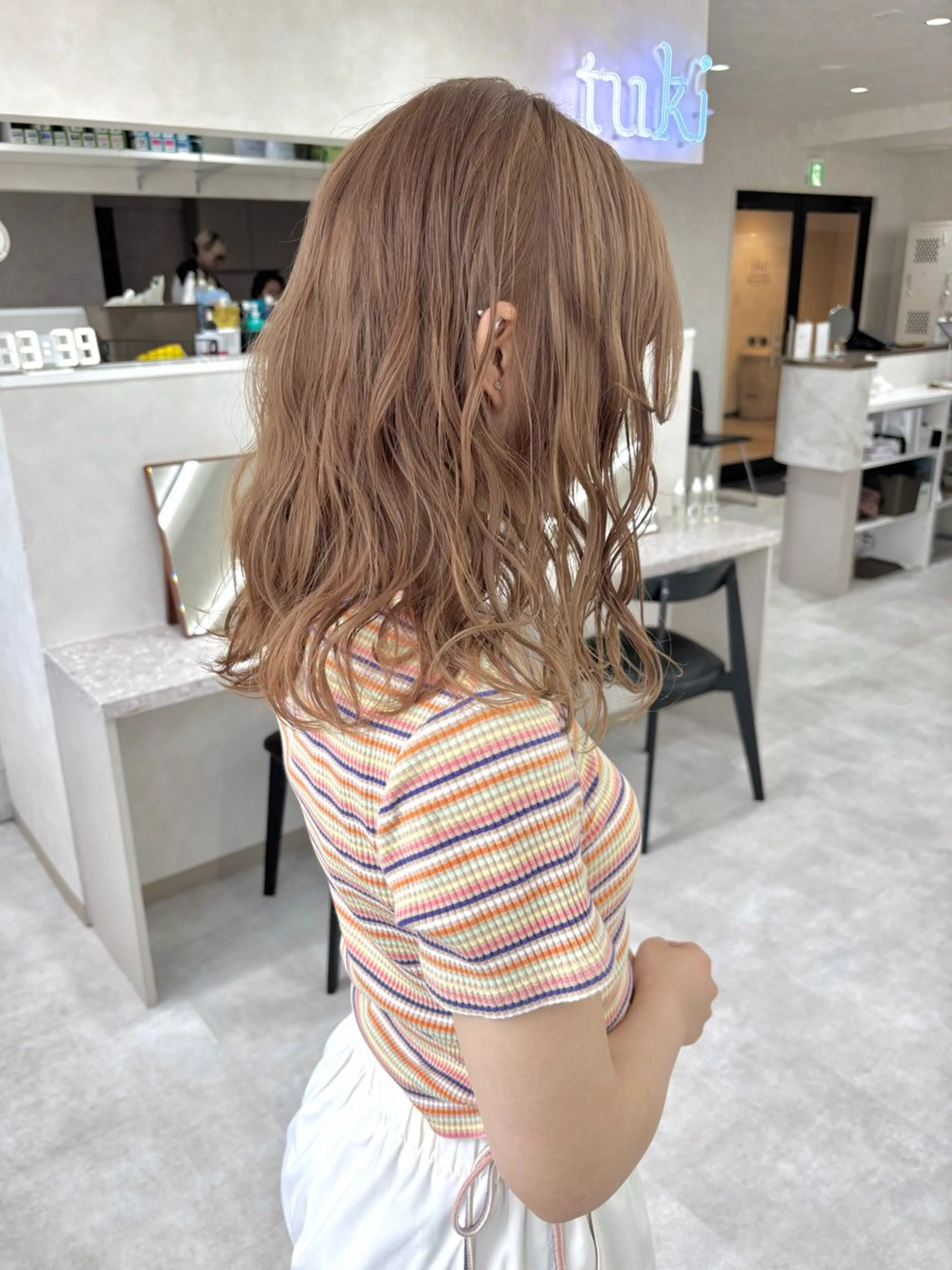セミロング カラー 流行りのレイヤーカッ ト得意💖akariのヘアスタイル