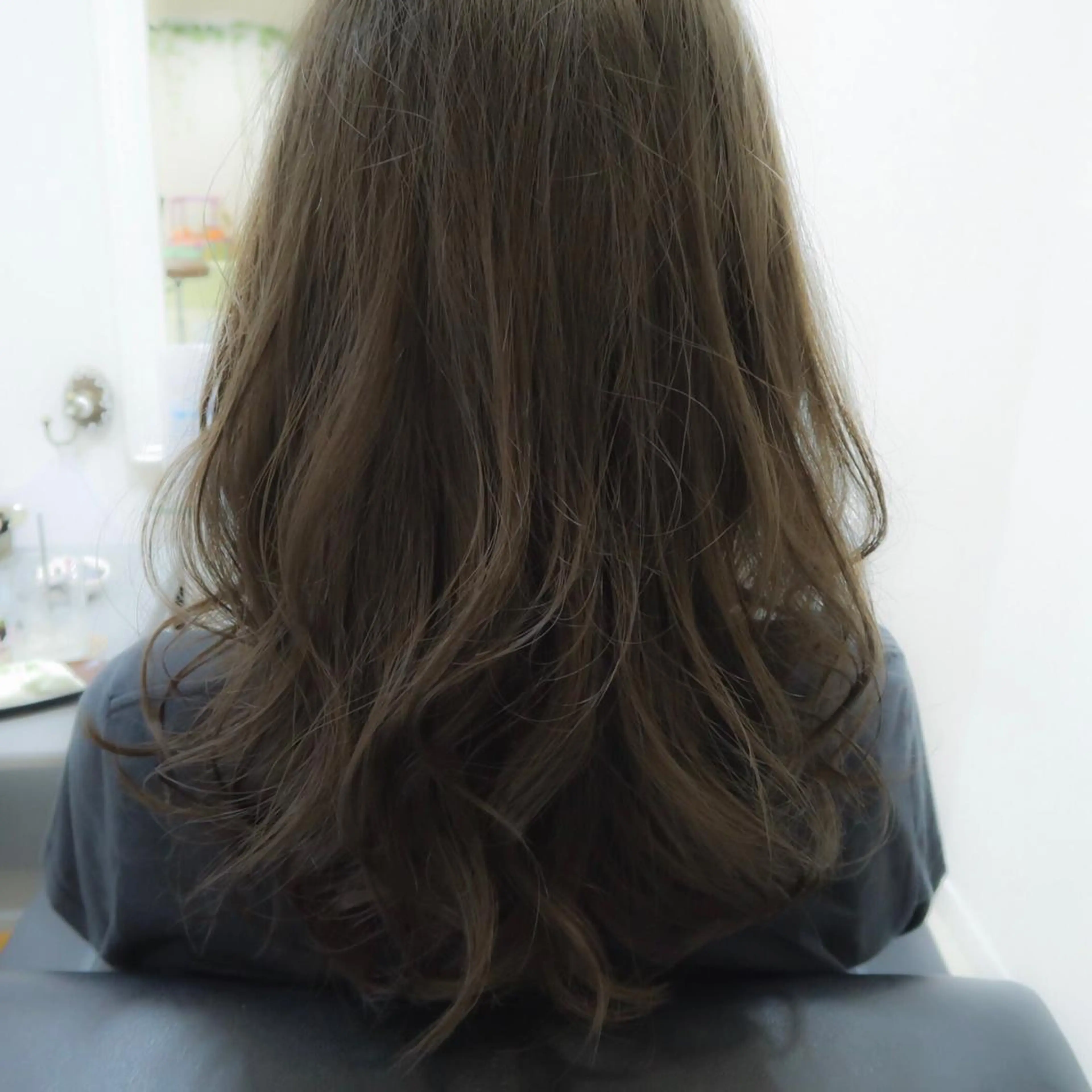 セミロング カラー アディクシーカラー 上尾  純也のヘアスタイル