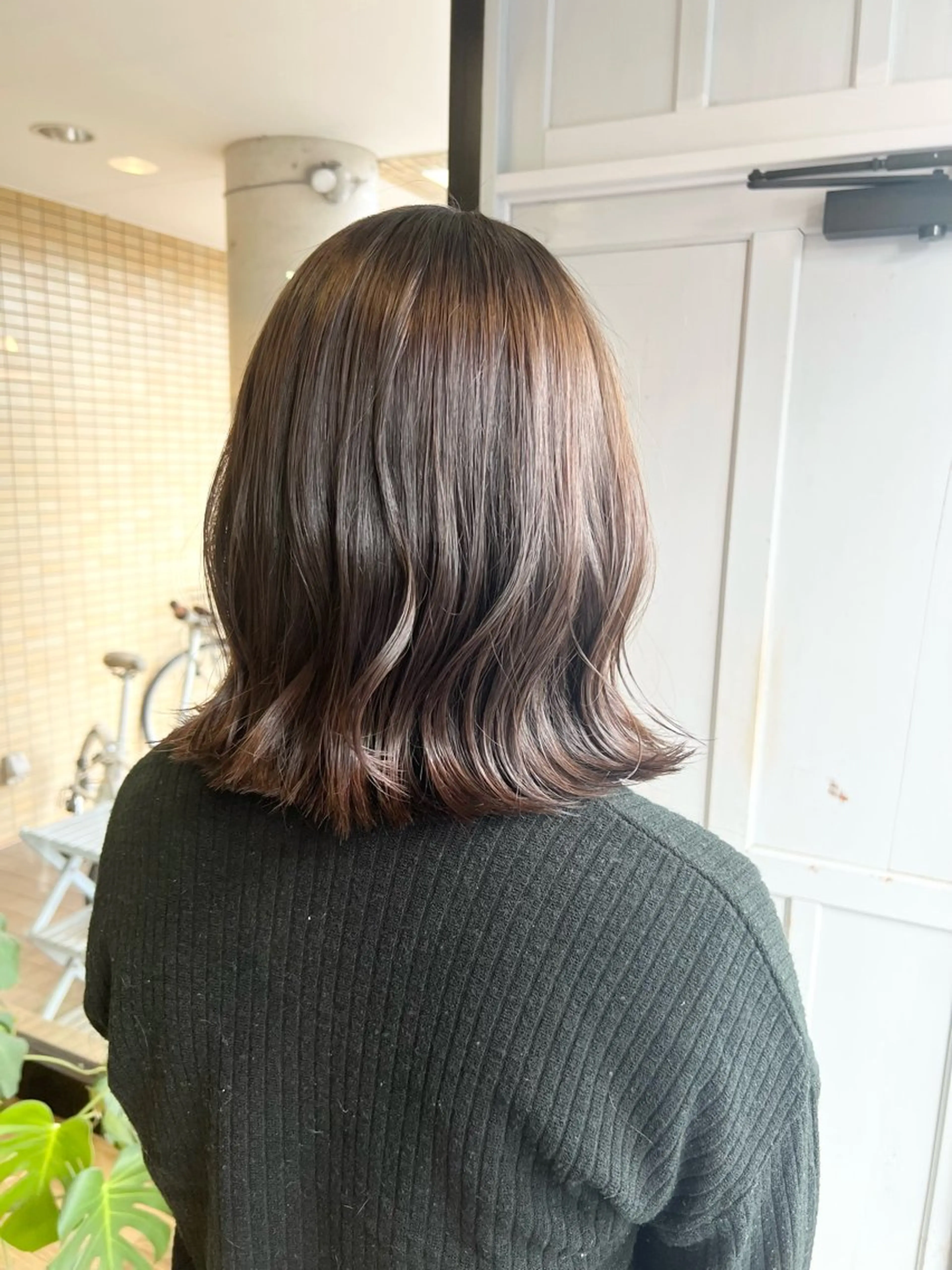 ミディアム カラー グレージュ 堀 望美のヘアスタイル