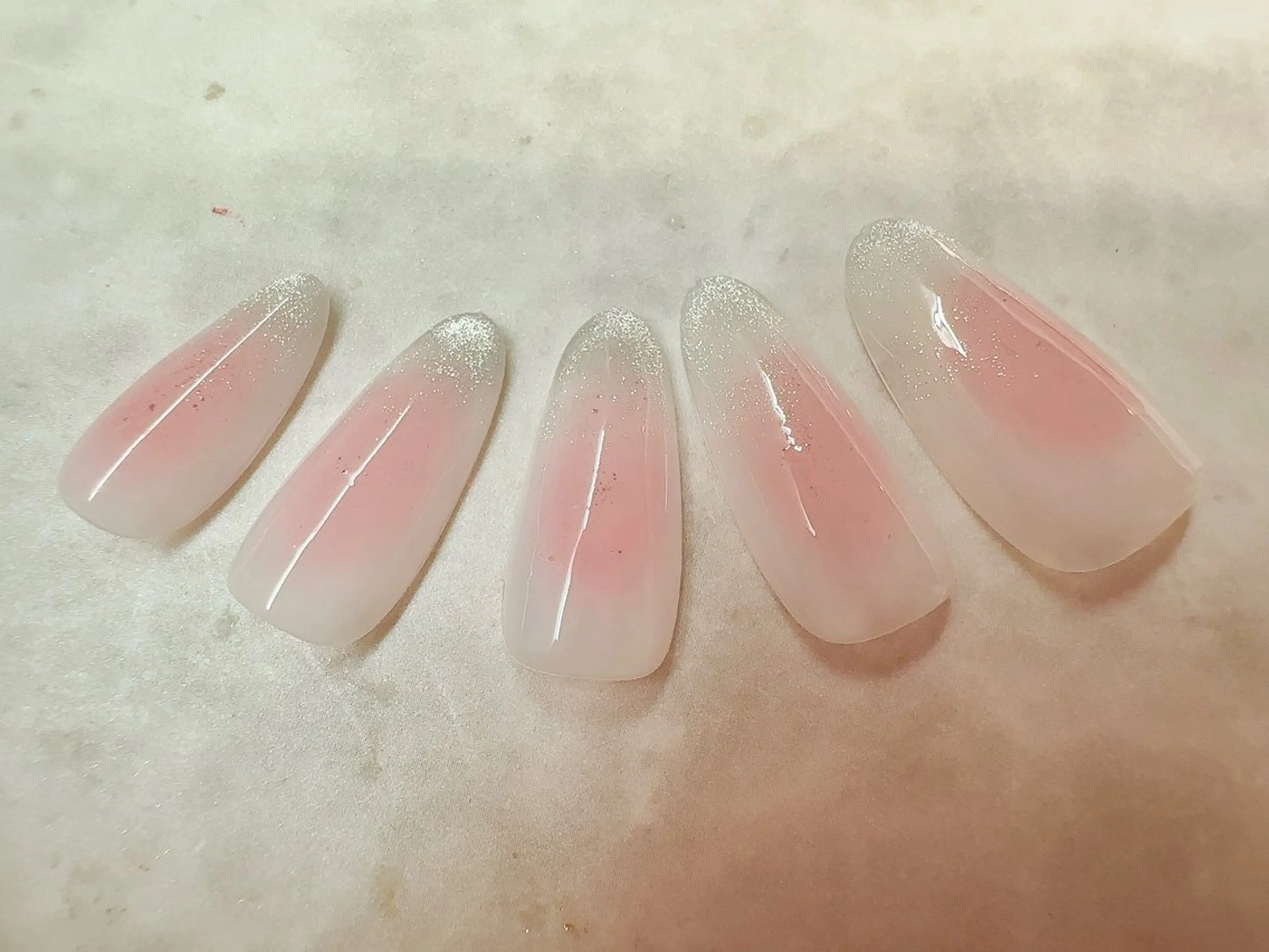 ネイル チークネイル グラデーション マグネットネイル 【パラジェル・フィルイン】Nailsalon Merci東中野所属・Merci shigaのネイルデザイン