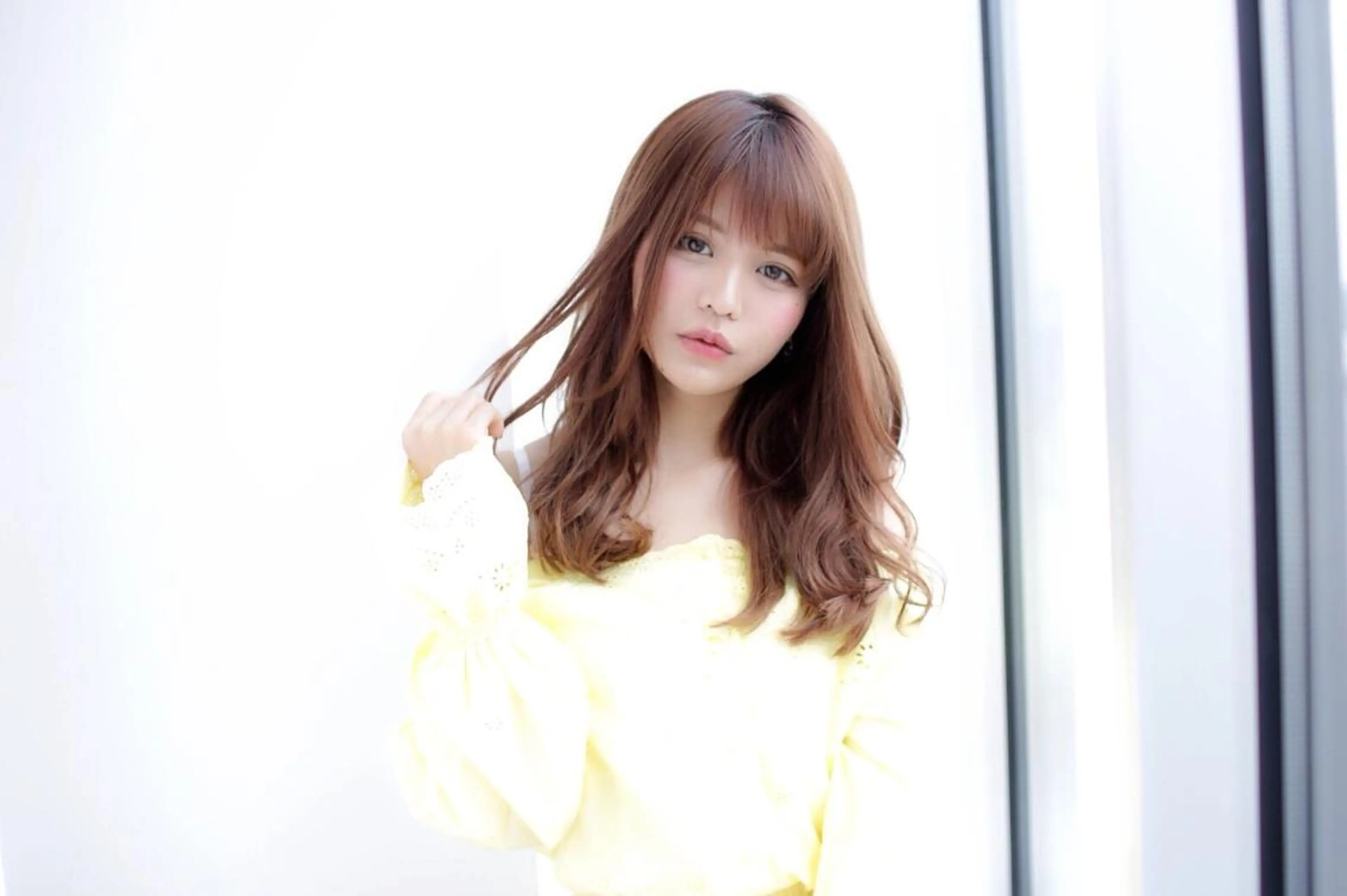 ロング カラー アッシュ ベージュカラー 透明感カラー デザインカラー グレージュ 佐藤 愛美のヘアスタイル