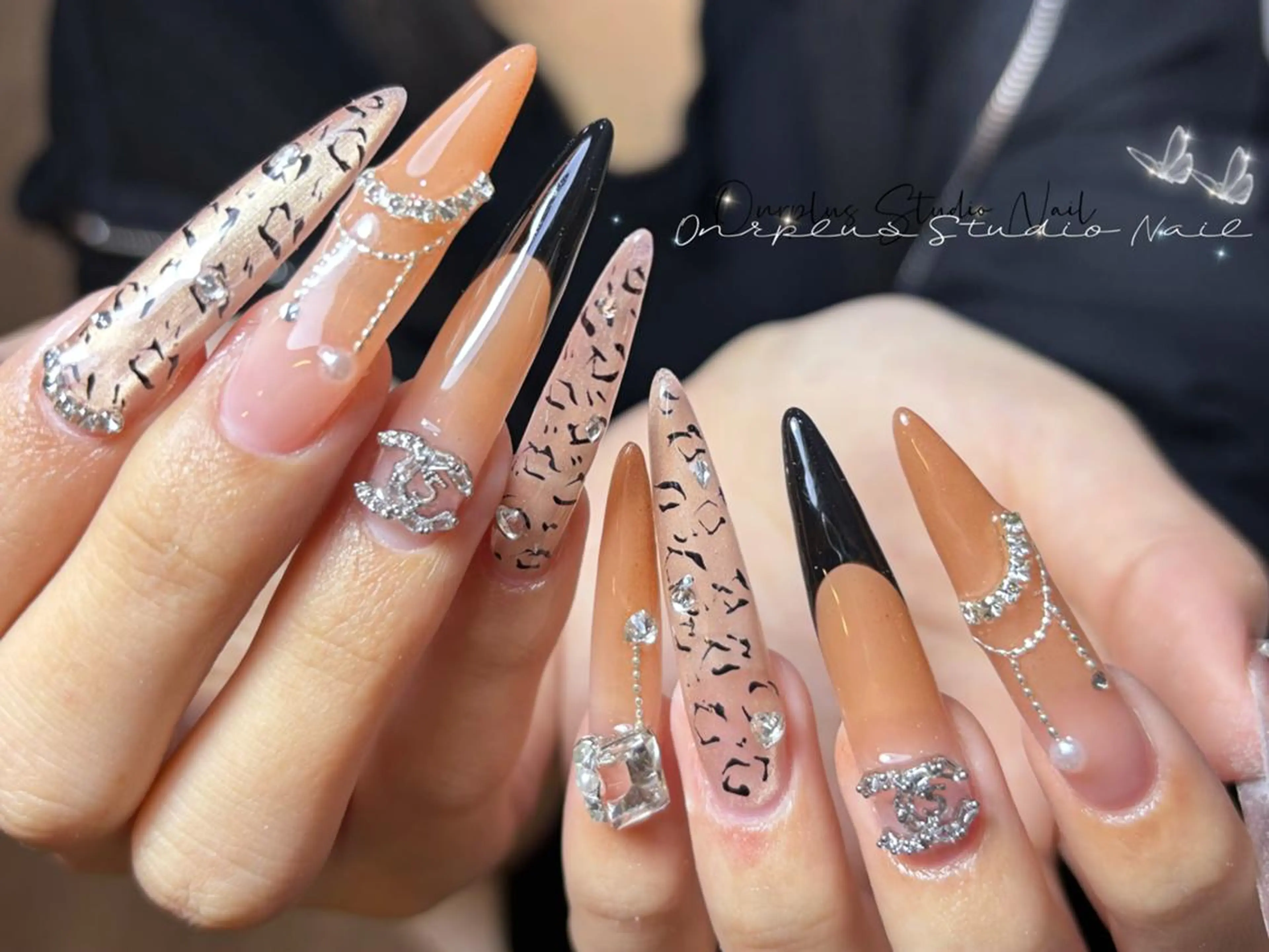 ネイル アニマル柄 ボルドー ブラウン フレンチネイル マグネットネイル haruka 🧸のネイルデザイン