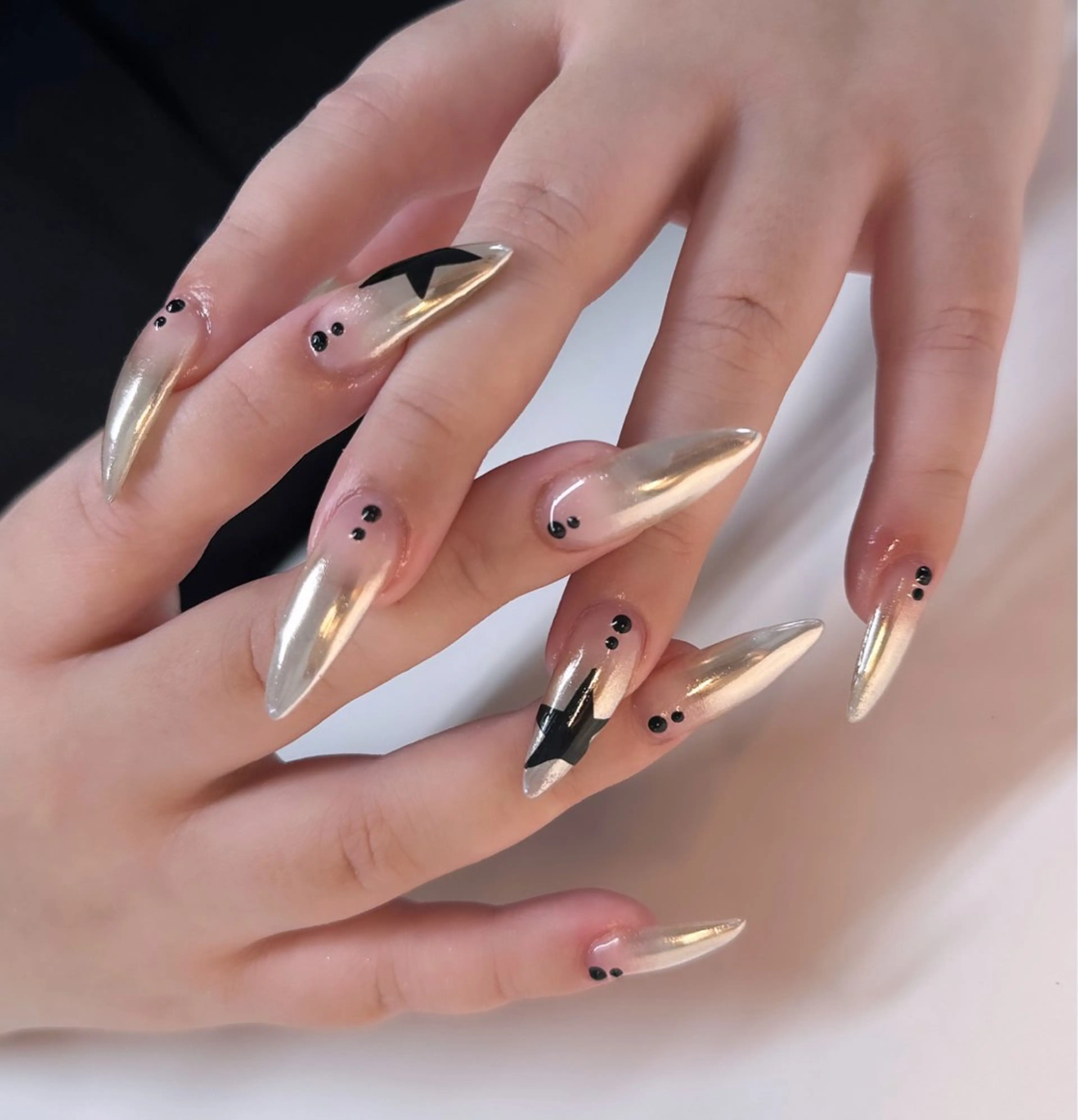 セミロング ハンドネイル Amo nailのネイルデザイン