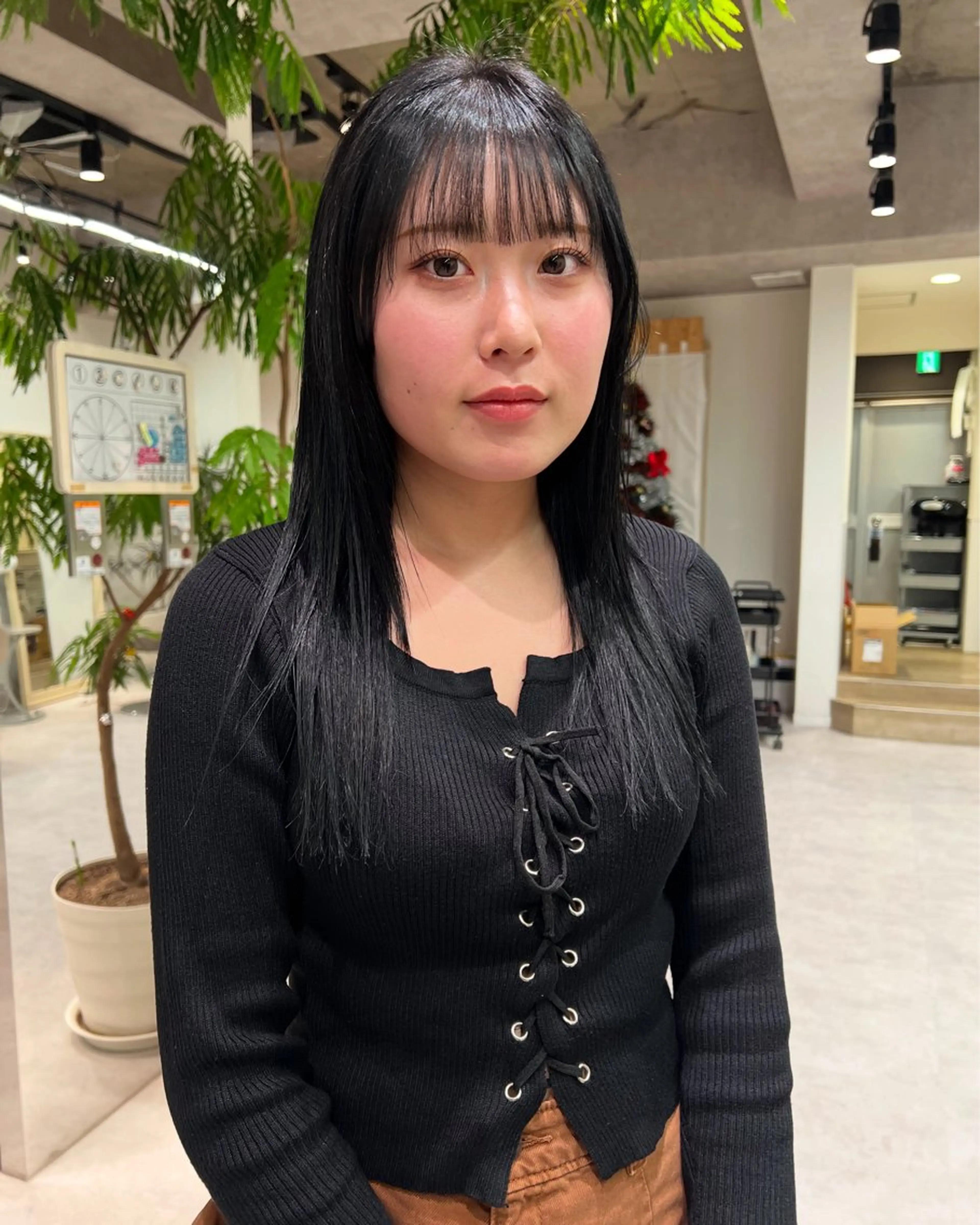 セミロング カラー ヘアカラー 中央林間ブリーチ艶髪 髪質改善　縮毛矯正のヘアスタイル