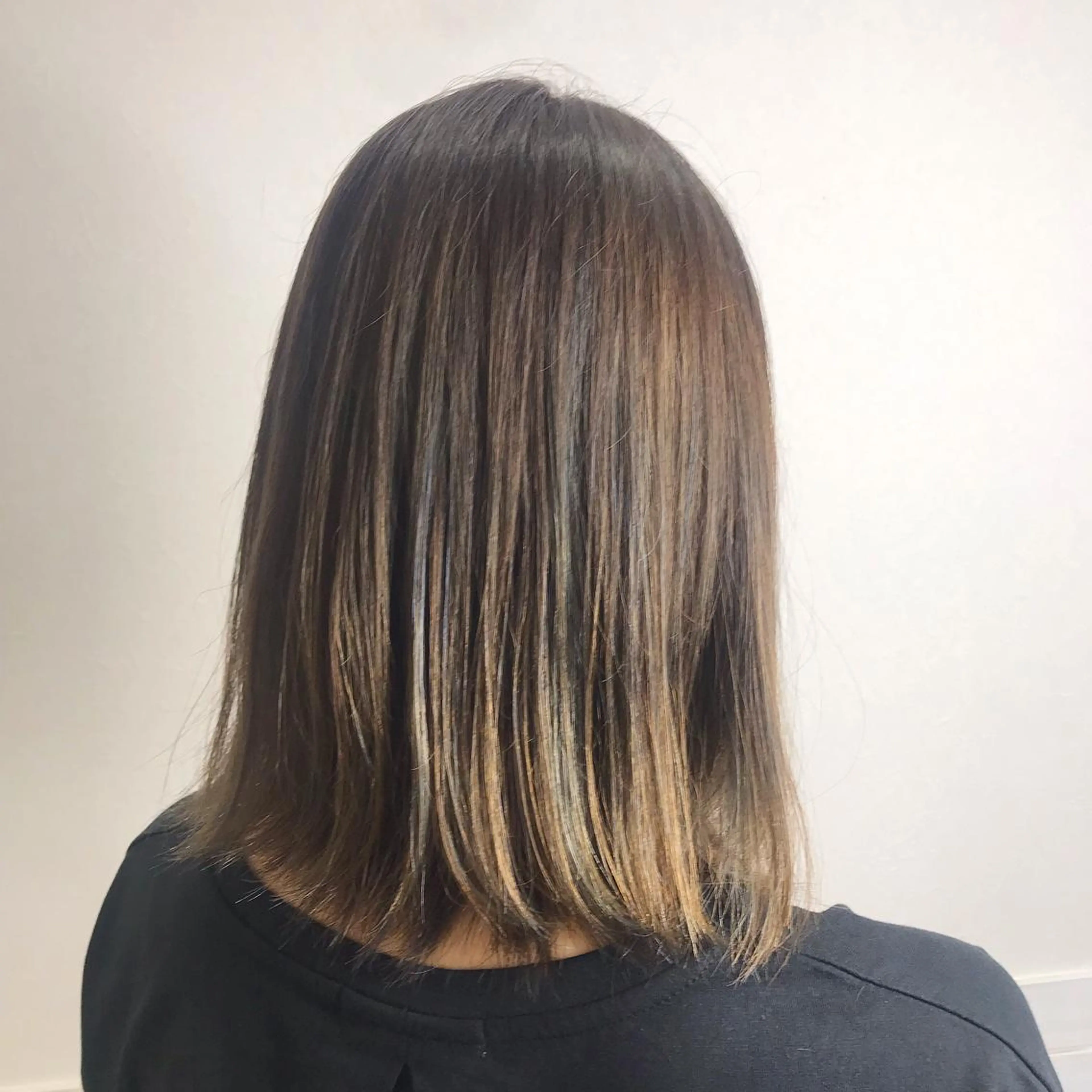 ミディアム カラー 外ハネヘア ヘアカラー 柴田 祐輔のヘアスタイル