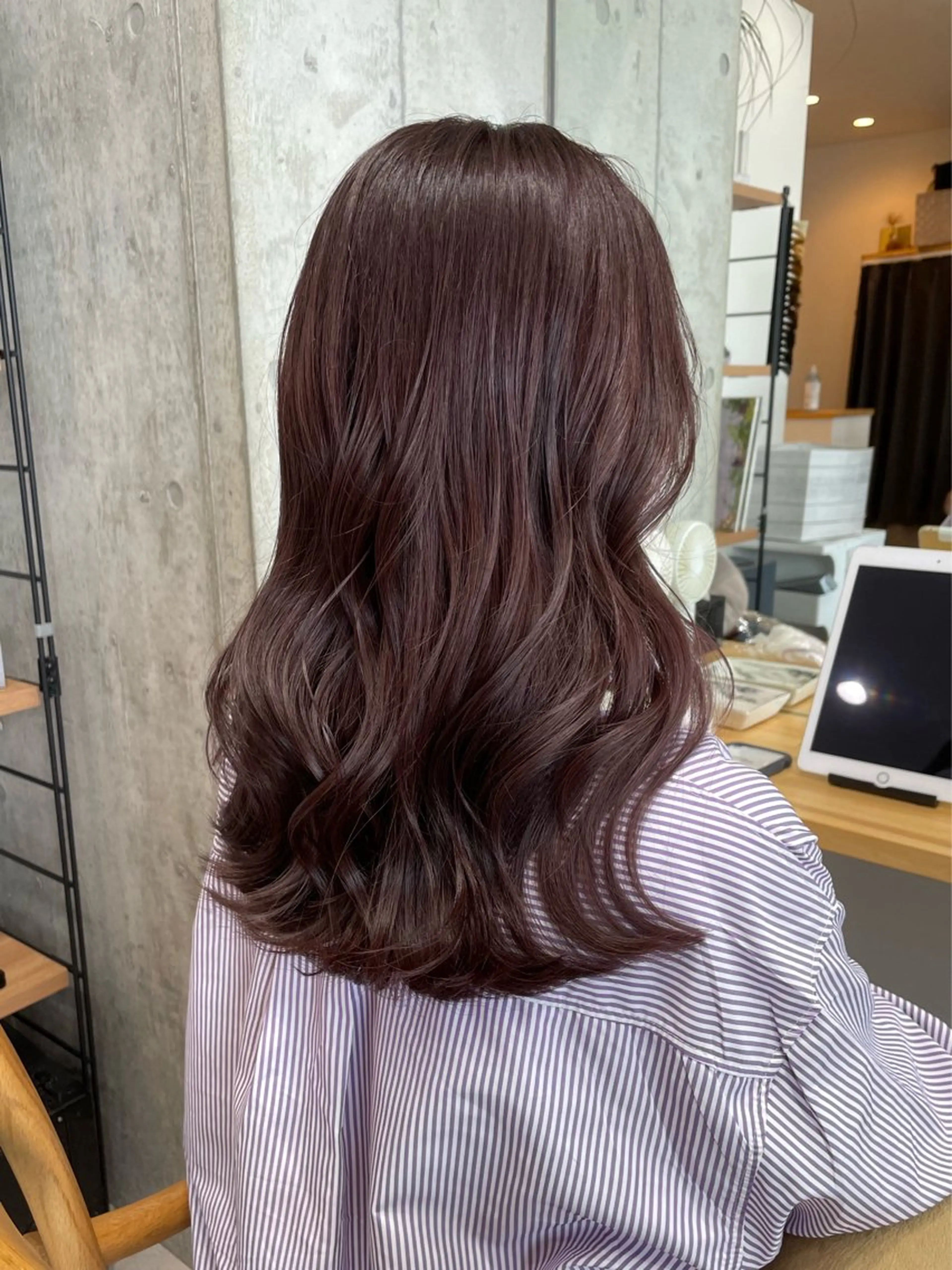 ロング カラー 半野 萌笑のヘアスタイル