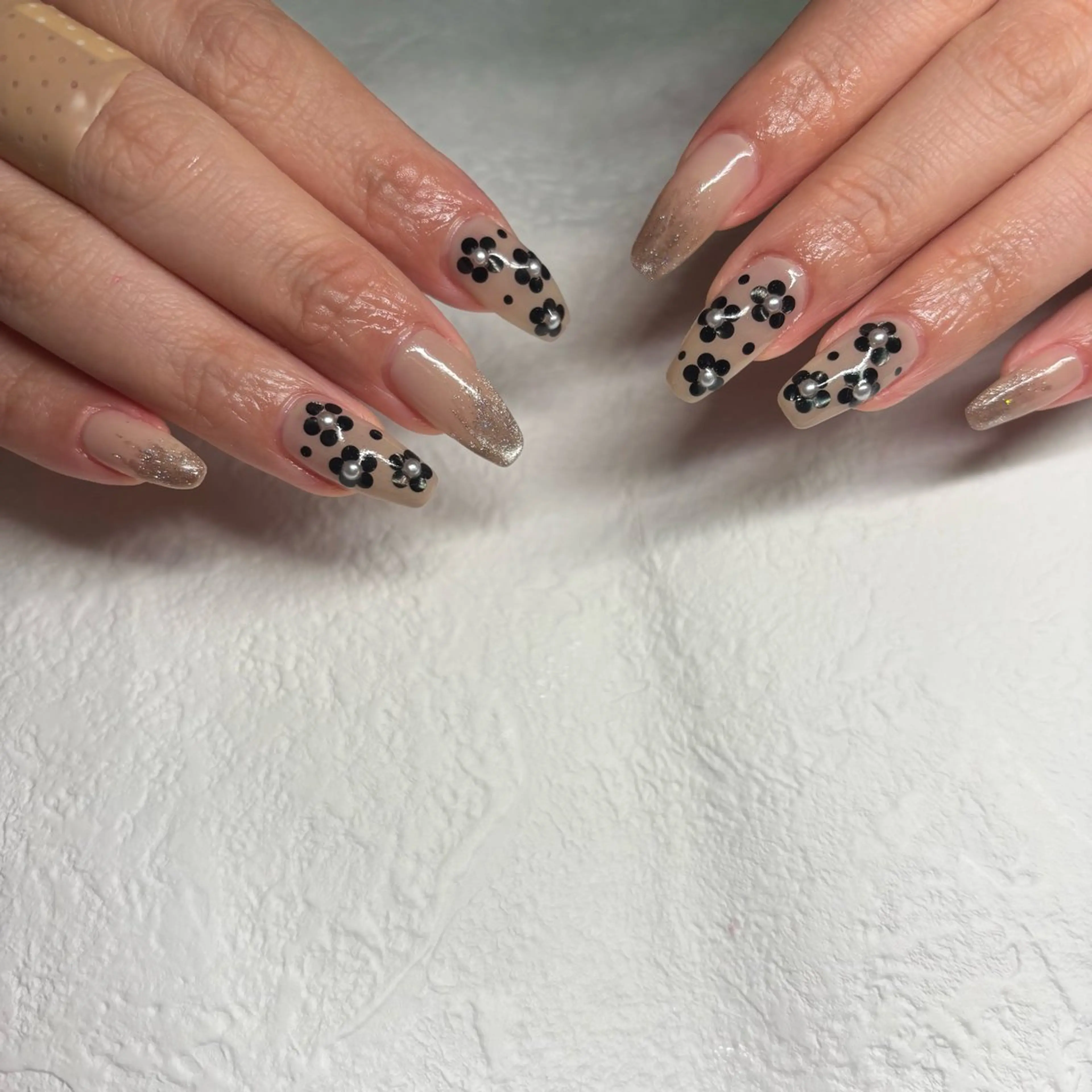 ネイル フラワーネイル ハンドネイル RE💟N.NAIL ラテン系お姉さんのネイルデザイン