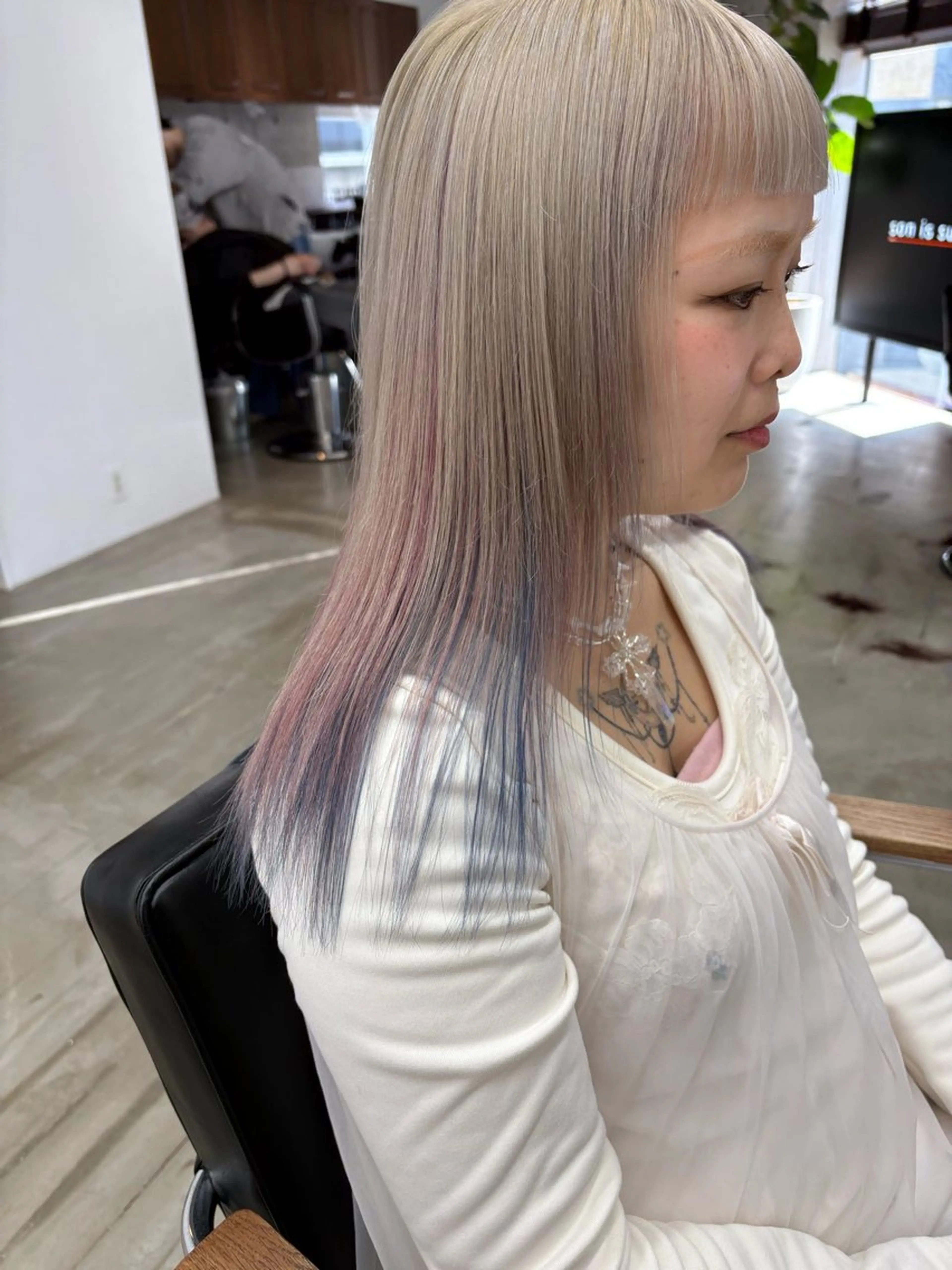 セミロング カラー ヘアアレンジ ブリーチ ブルーカラー デザインカラー ピンクカラー son hair HIROEのヘアスタイル