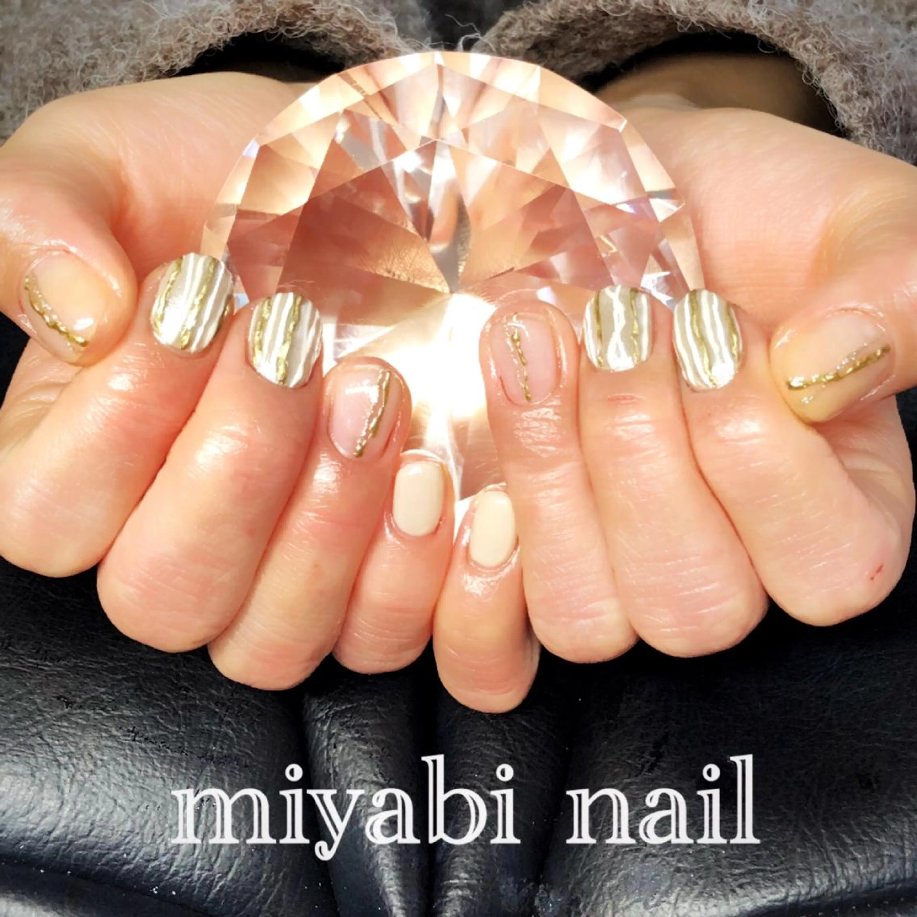 ネイル アートネイル ゴールド 持ち込み ぷっくりネイル ショートネイル ハンドネイル miyabi nail 桂川駅近くのネイルデザイン
