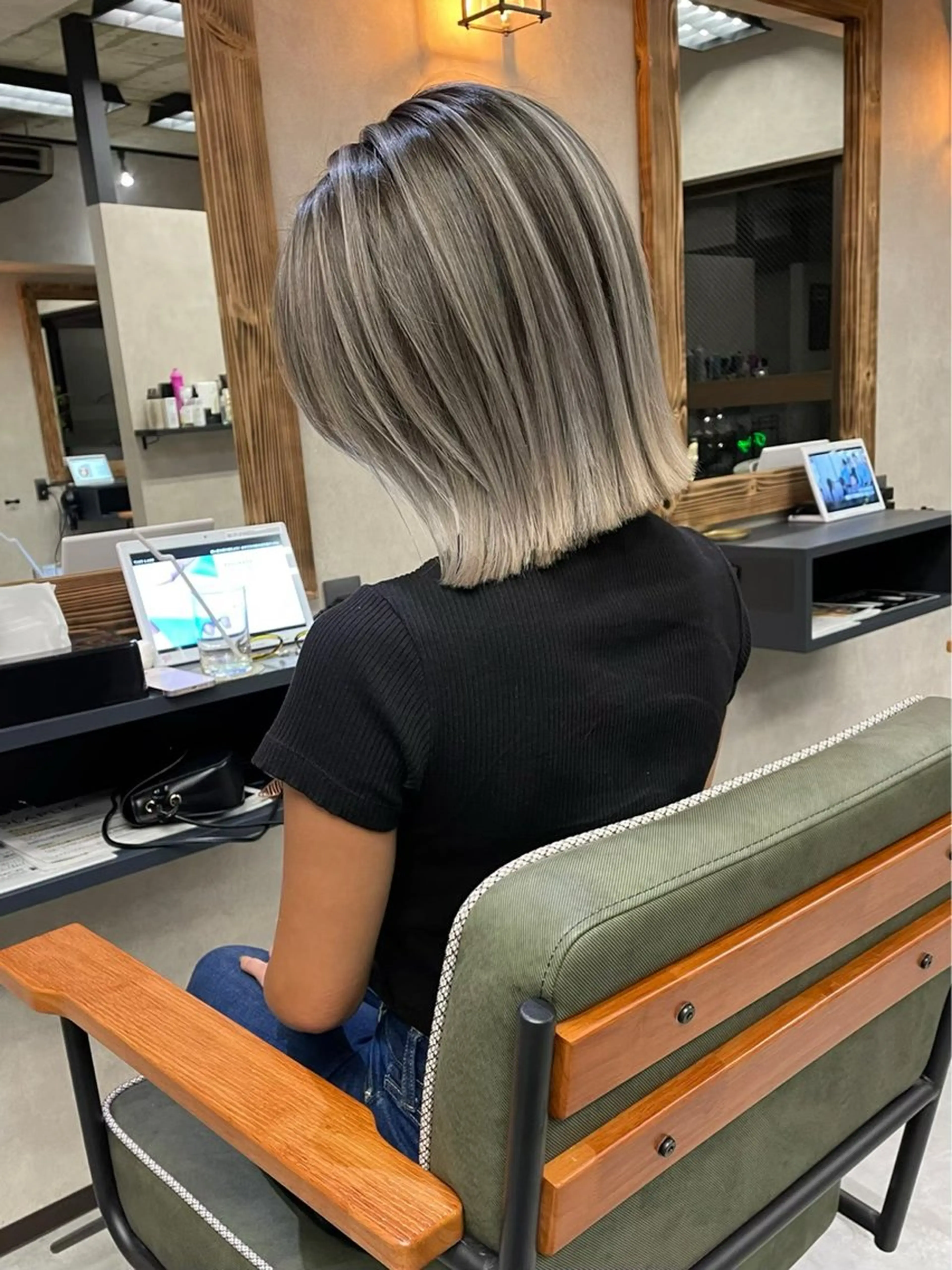 カラー バレイヤージュ ボブ ヘアカラー 💜SUNNY キララ💜のヘアスタイル