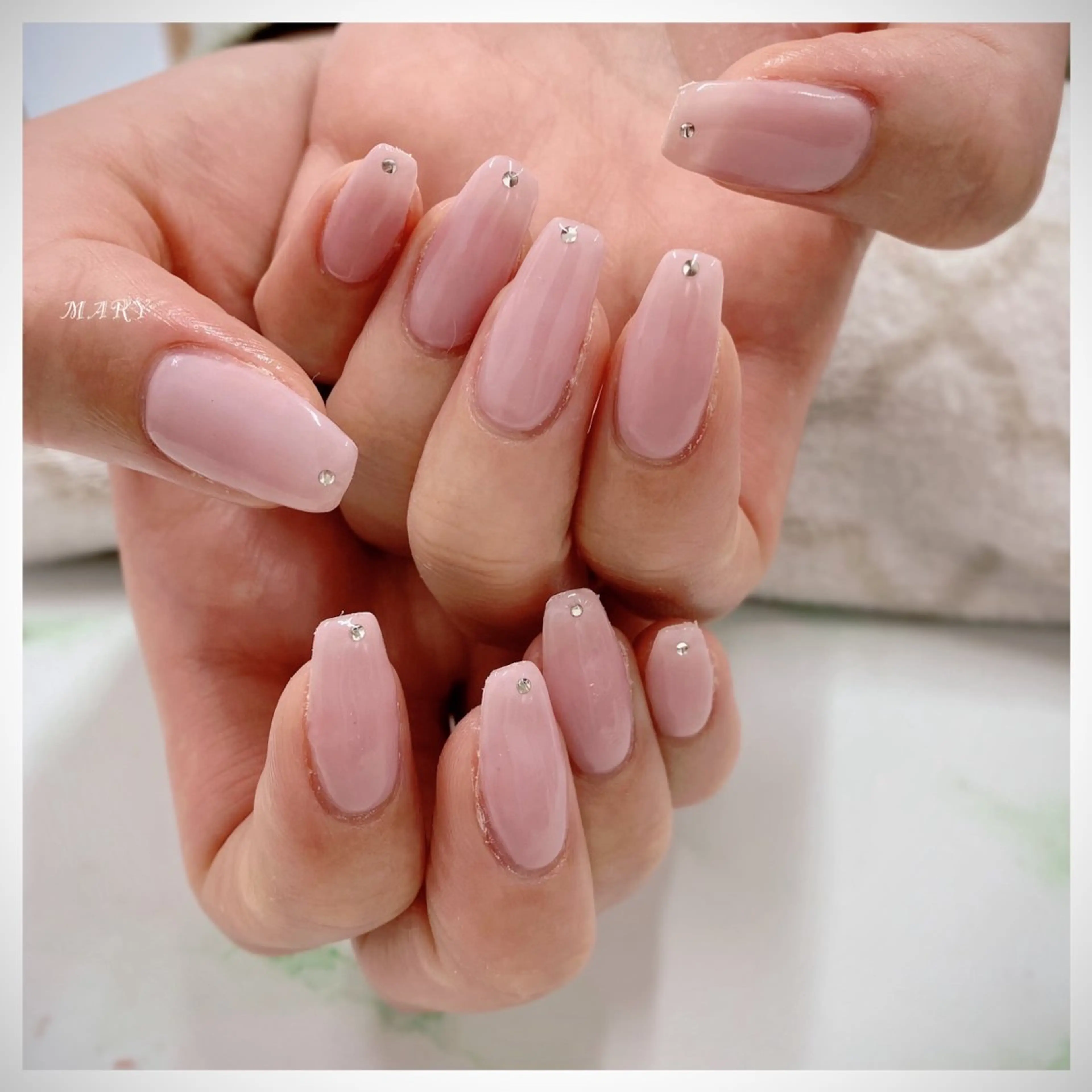 ネイル ニュアンスネイル オフィスネイル ワンカラーネイル ピンク パープル ハンドネイル Mary nail所属・Mary nail .narumiのネイルデザイン