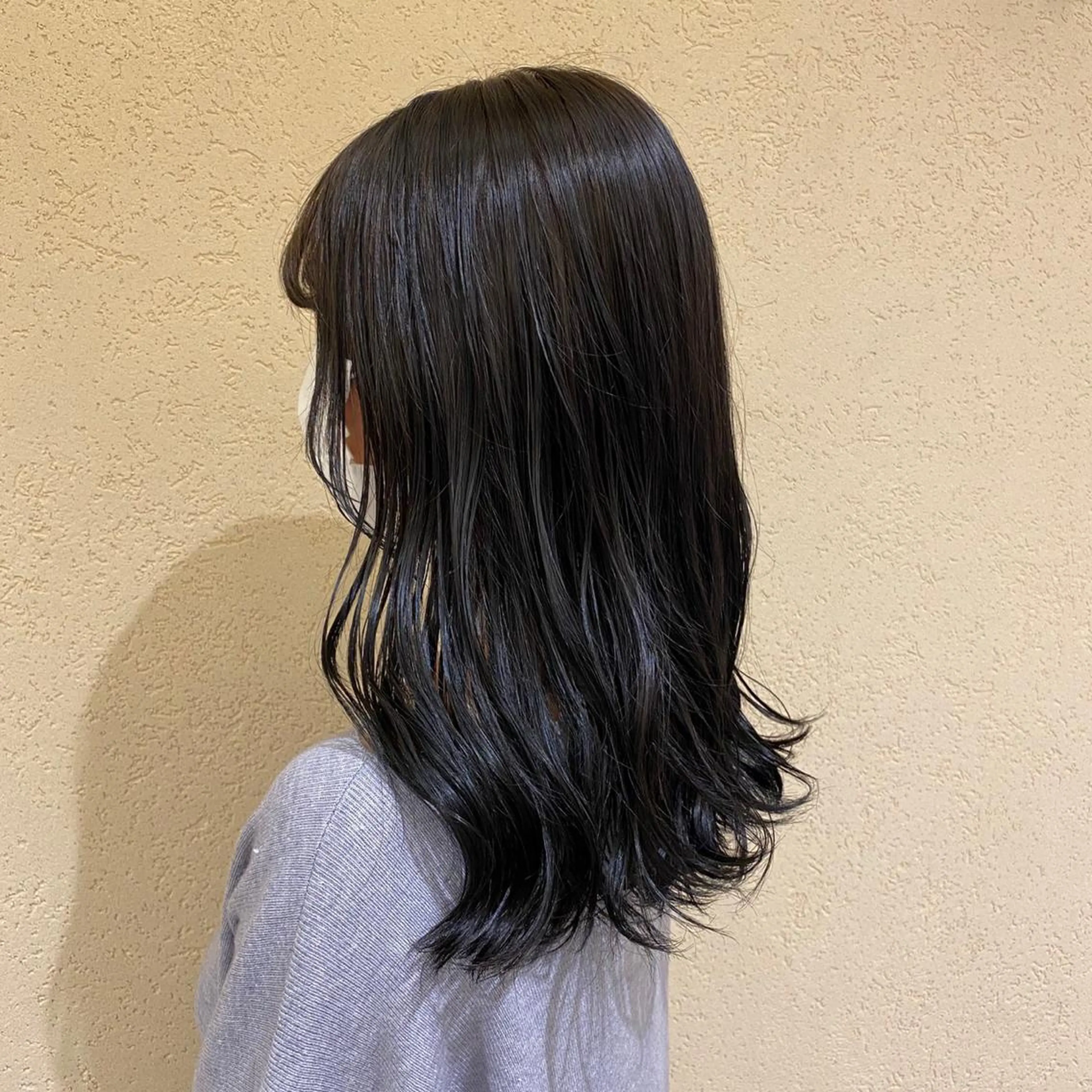 ミディアム 新宿スペインカール ヨモギダのヘアスタイル