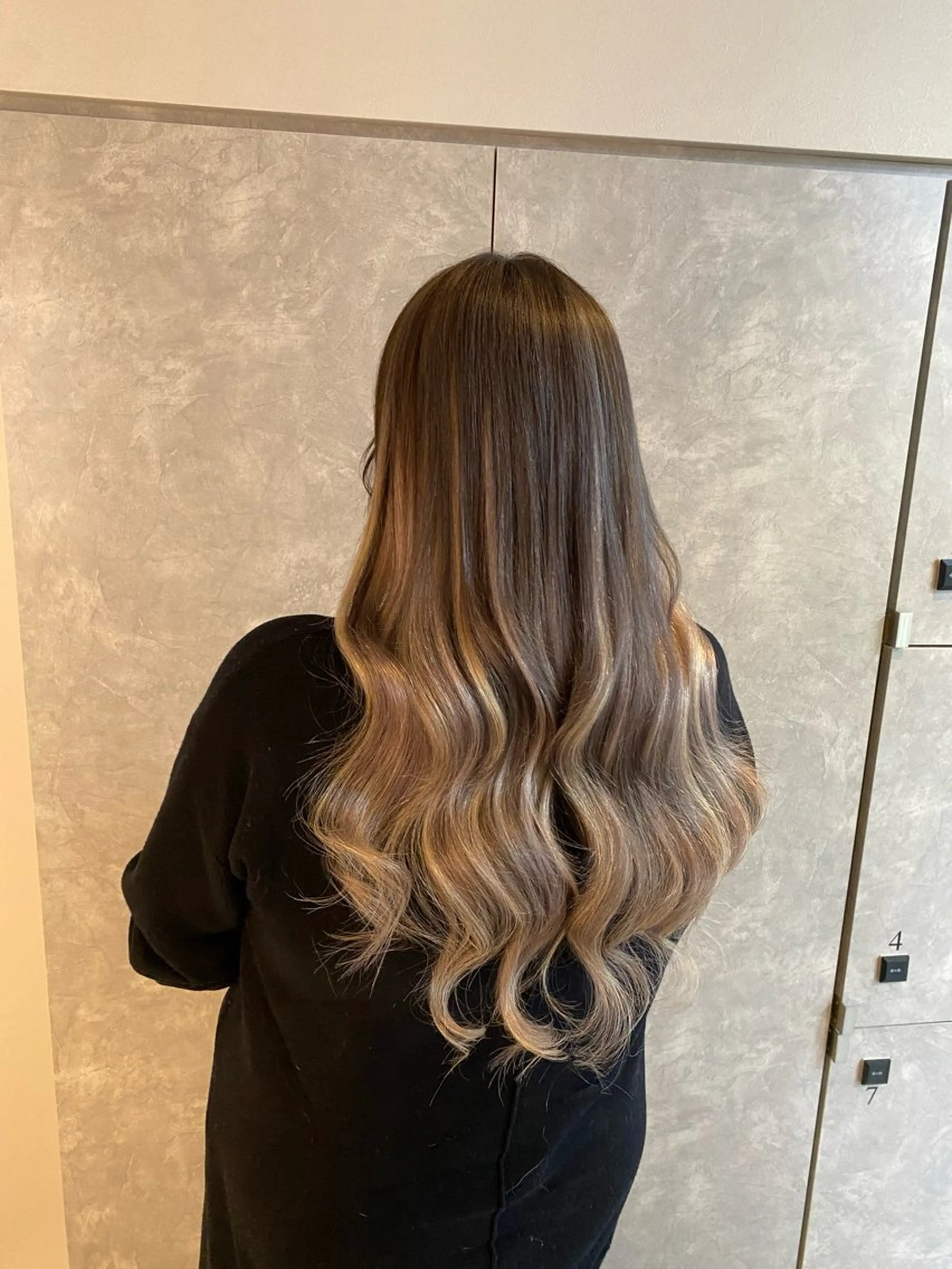ロング ガルボヘアー心斎橋所属・プルエクステ/プルシ ールエクステ/地雷系のヘアスタイル