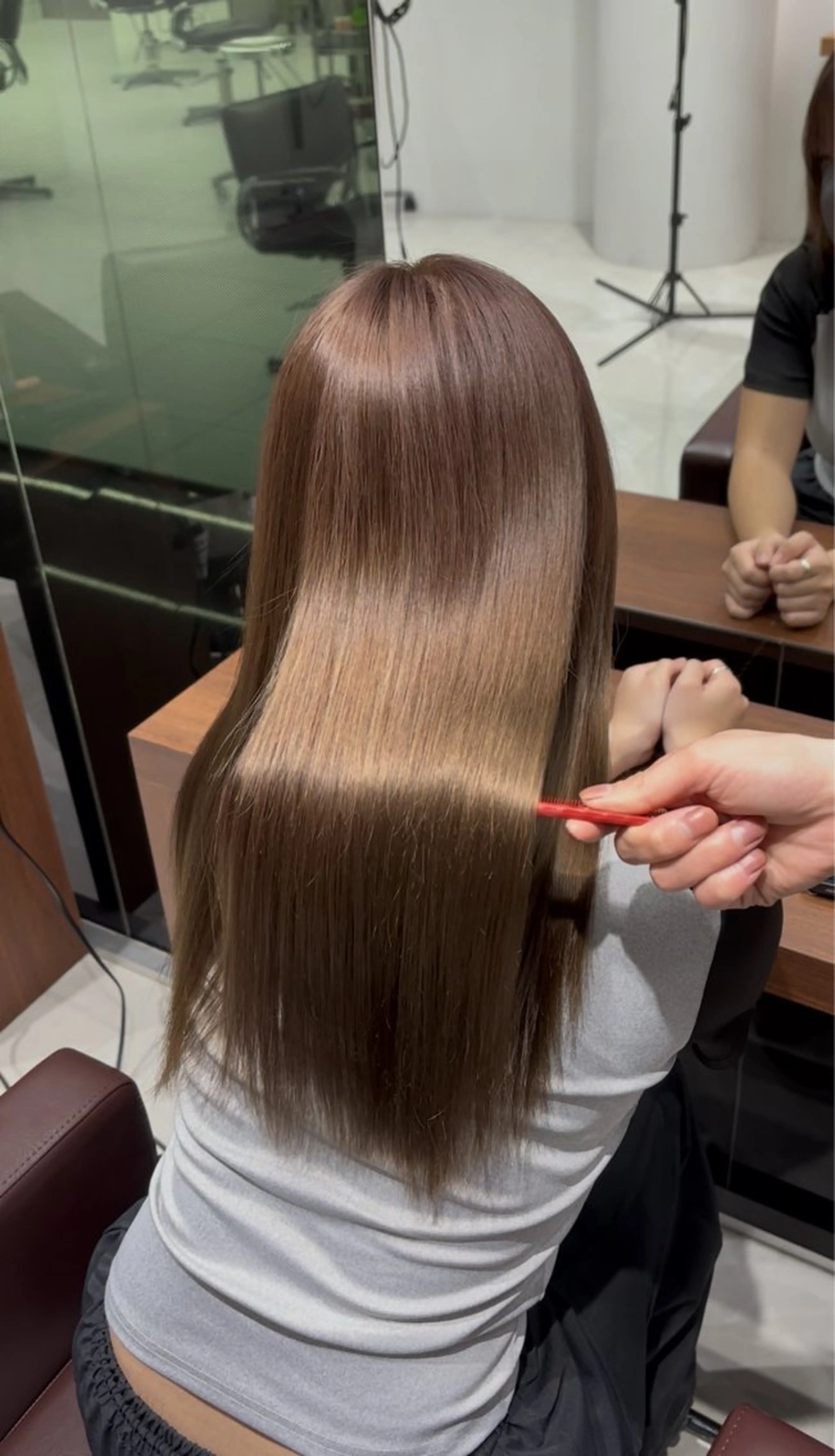セミロング ミルクティーブラウン ヘアカラー トリートメント Miyu's Shibuya Flag所属・ねね 🦖のヘアスタイル