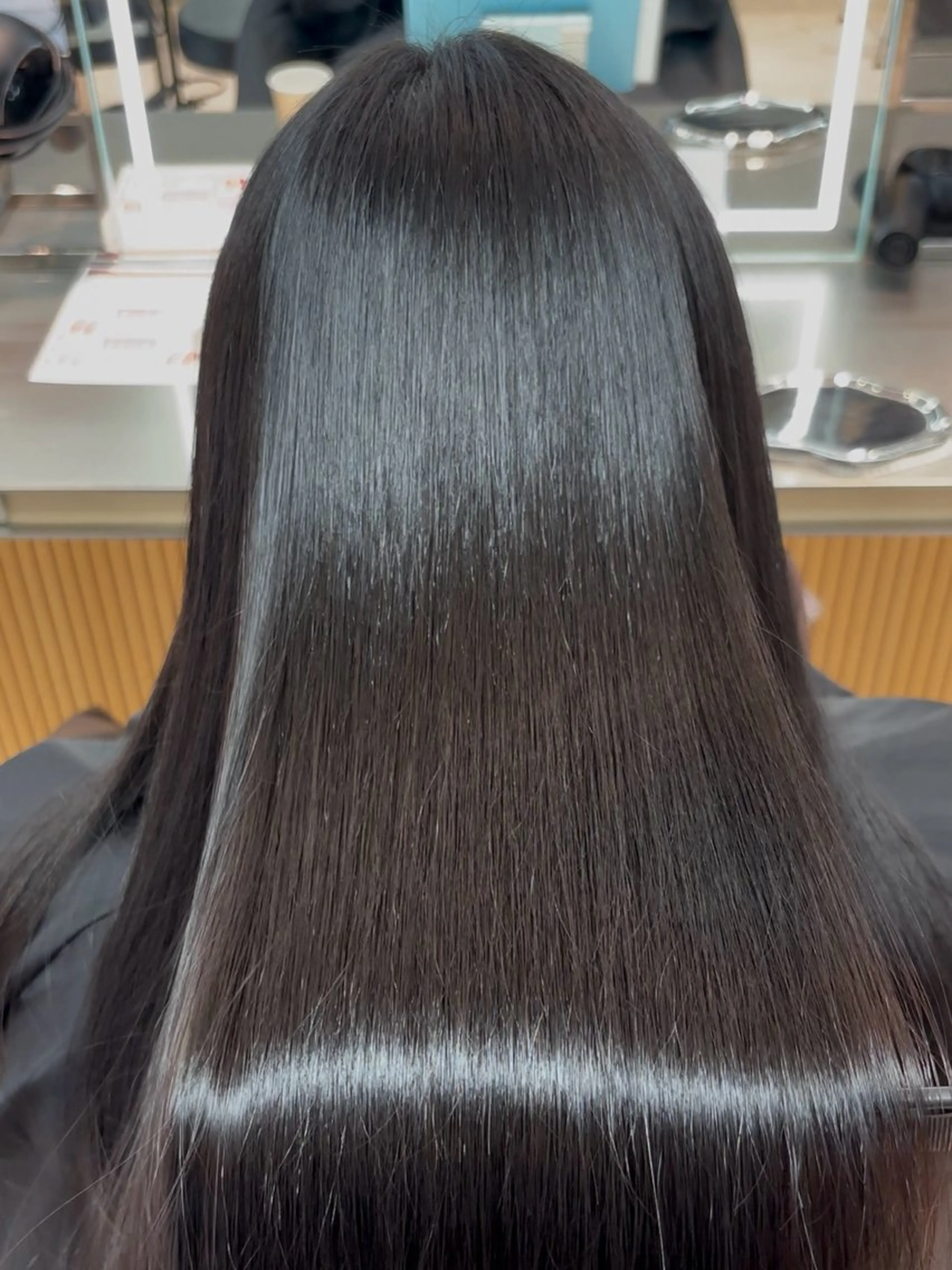 ロング カラー パーマ 髪質改善 レイヤーカット 縮毛矯正 【美髪矯正) 吉村　清志のヘアスタイル