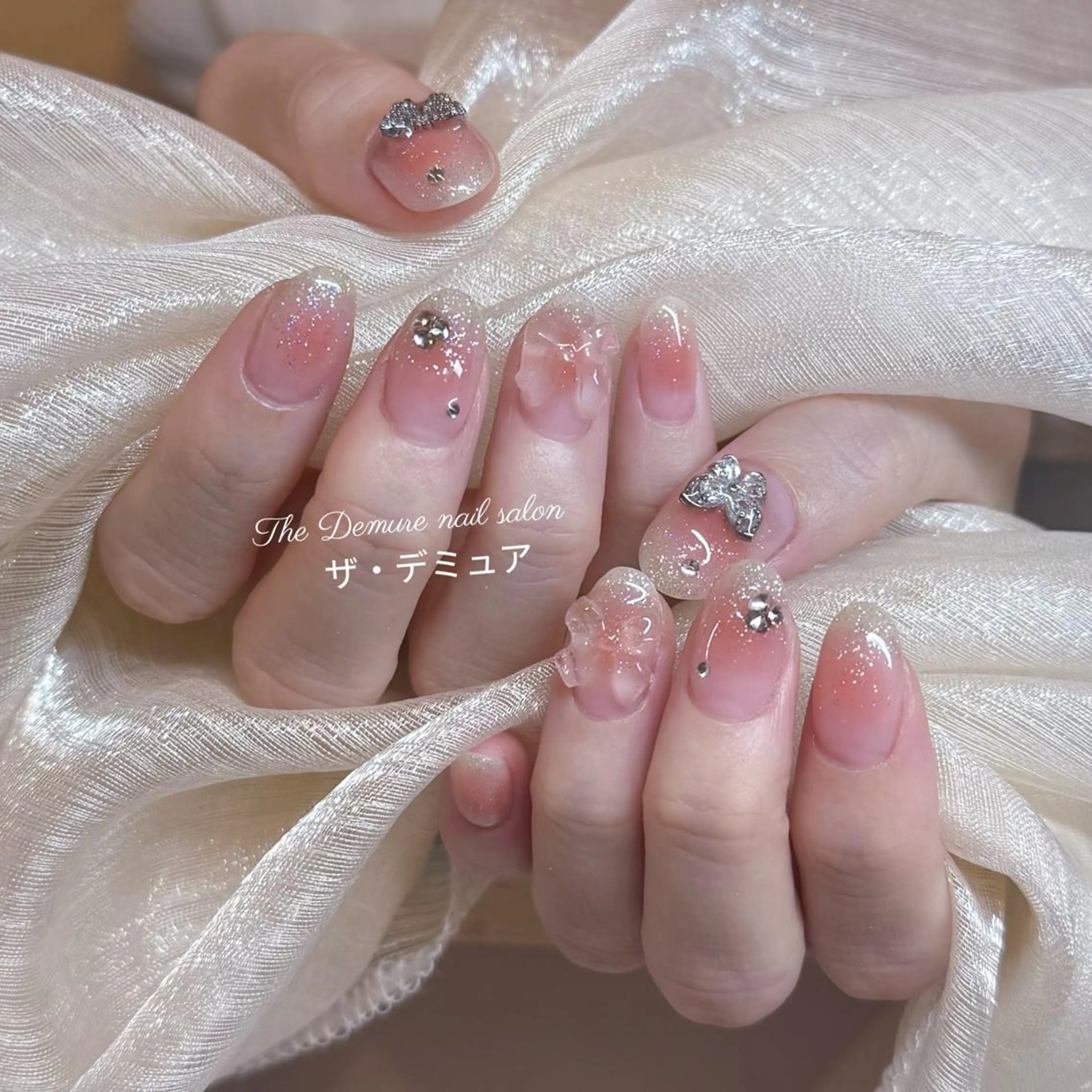 💗【期间限定】ワンホンネイル　マグネット🧲orラメグラデ➕チークネイル 8個ストーン🥰超可愛いの写真