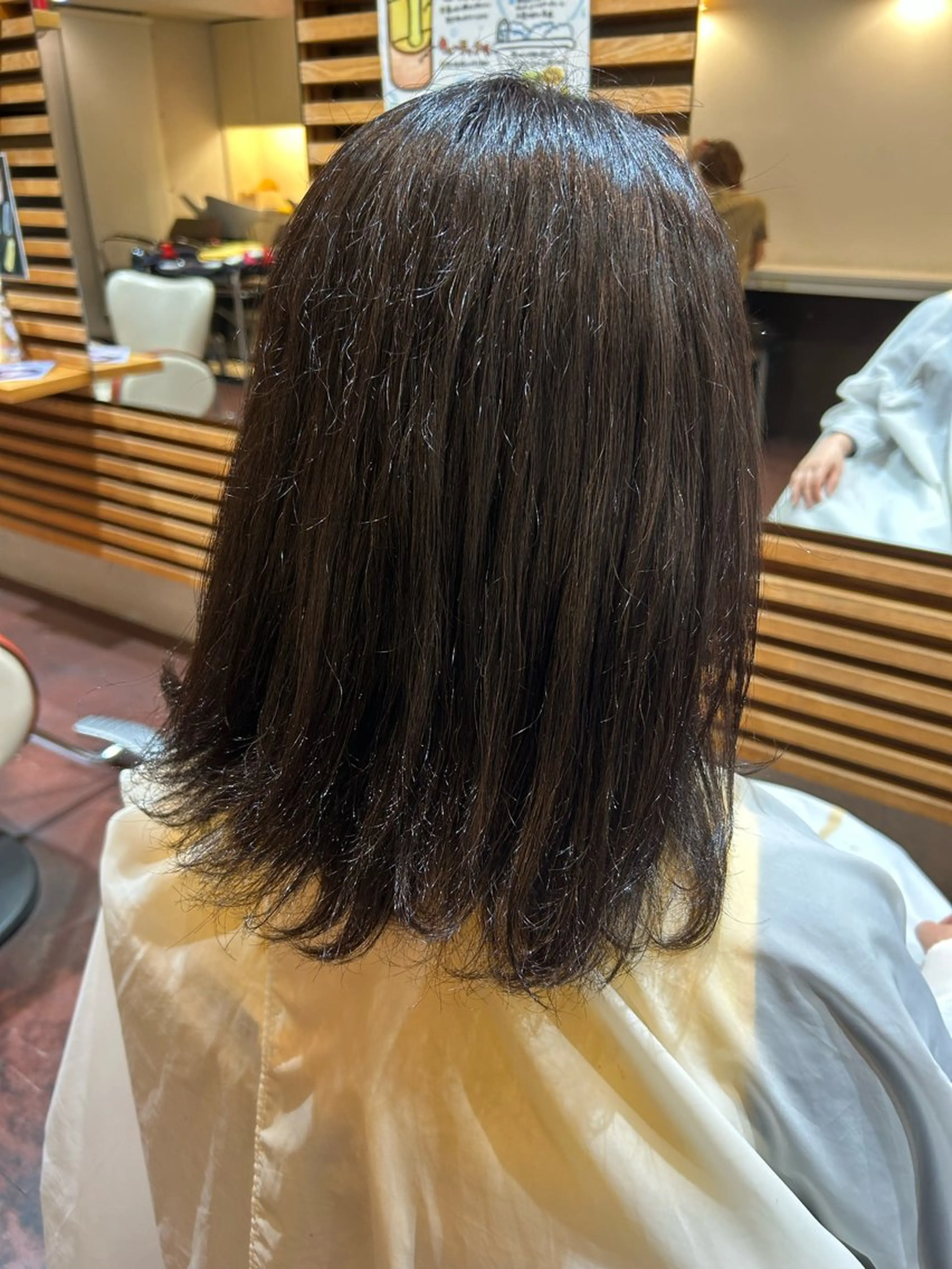 ミディアム 松下 奈央のヘアスタイル