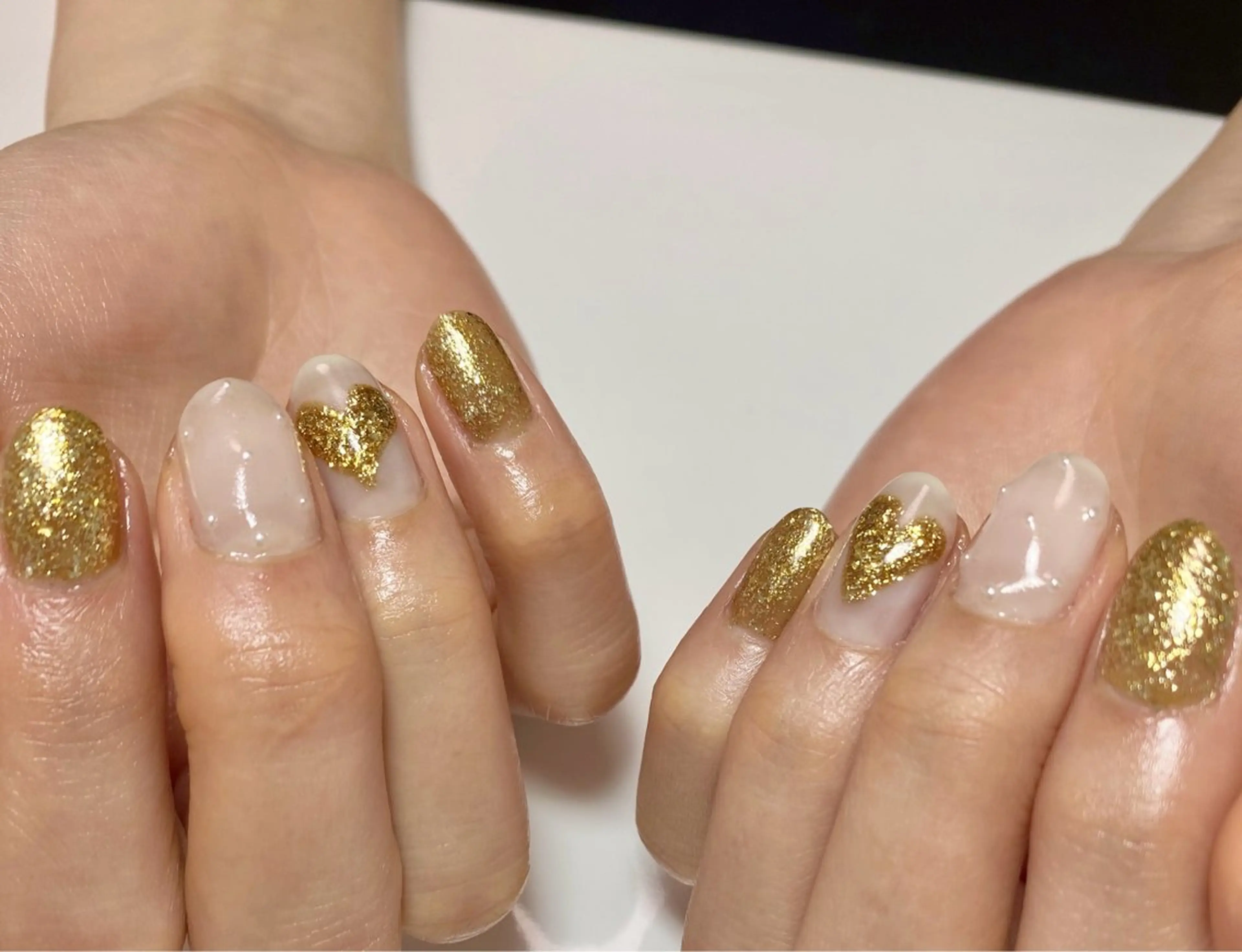 ネイル ゴールド ハート ラメ(グリッター) バレンタイン Nail Salon K 🧸美爪育成のネイルデザイン