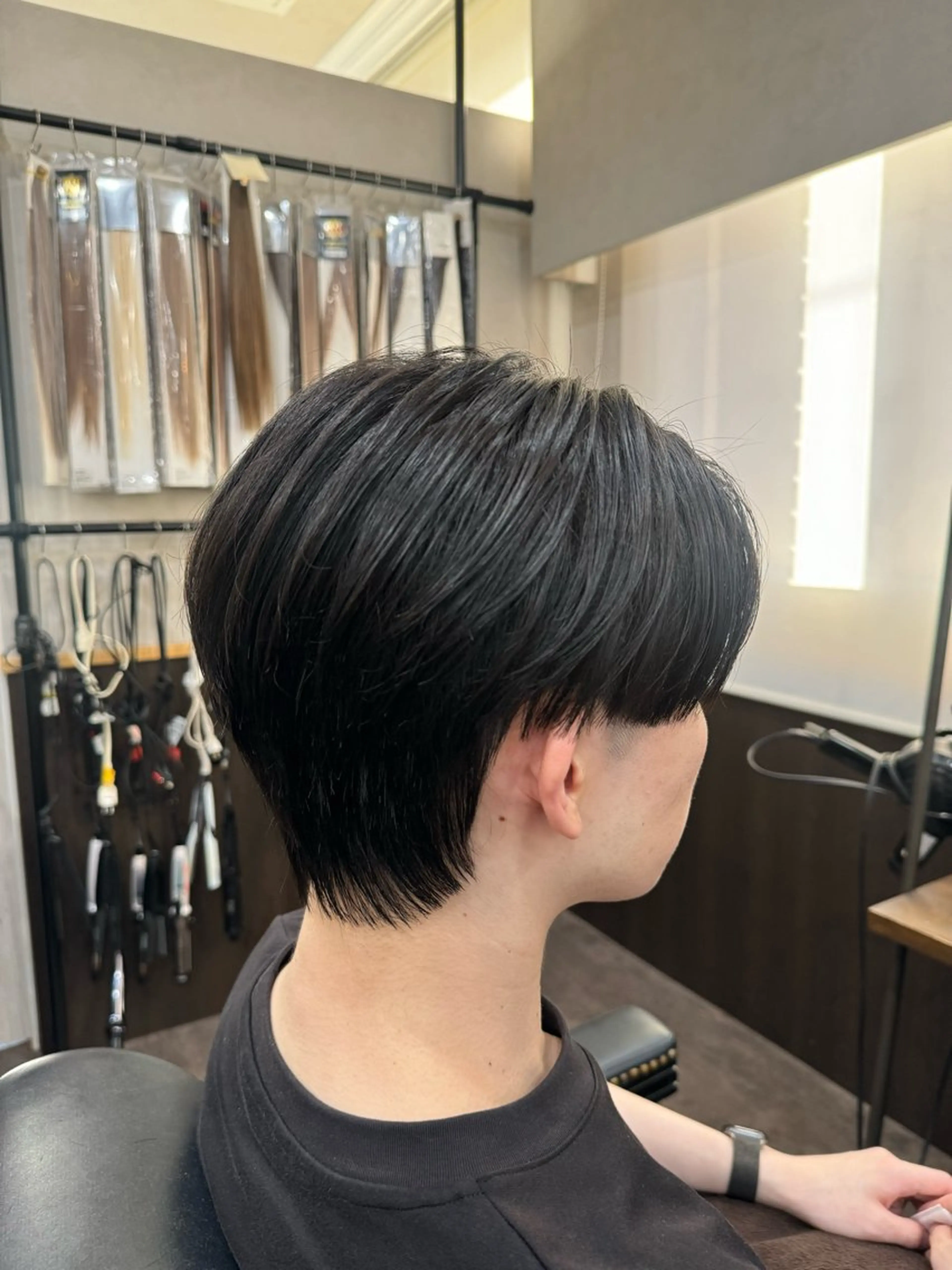 セミロング メンズ センターパート レイヤー/艶カラー 🫧守利のヘアスタイル