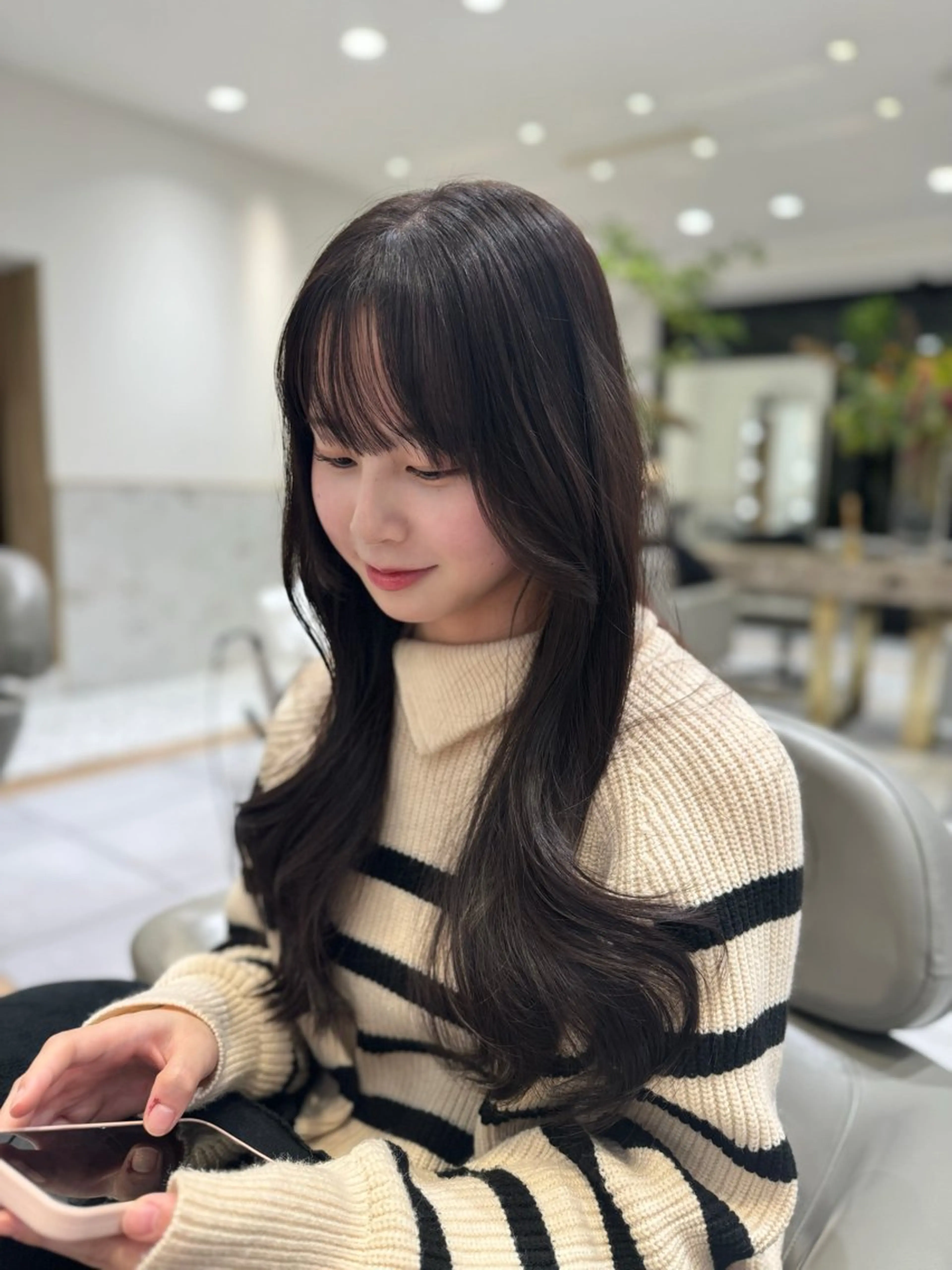 ロング カラー グレージュ ヘアカラー costes 今井芽依のヘアスタイル