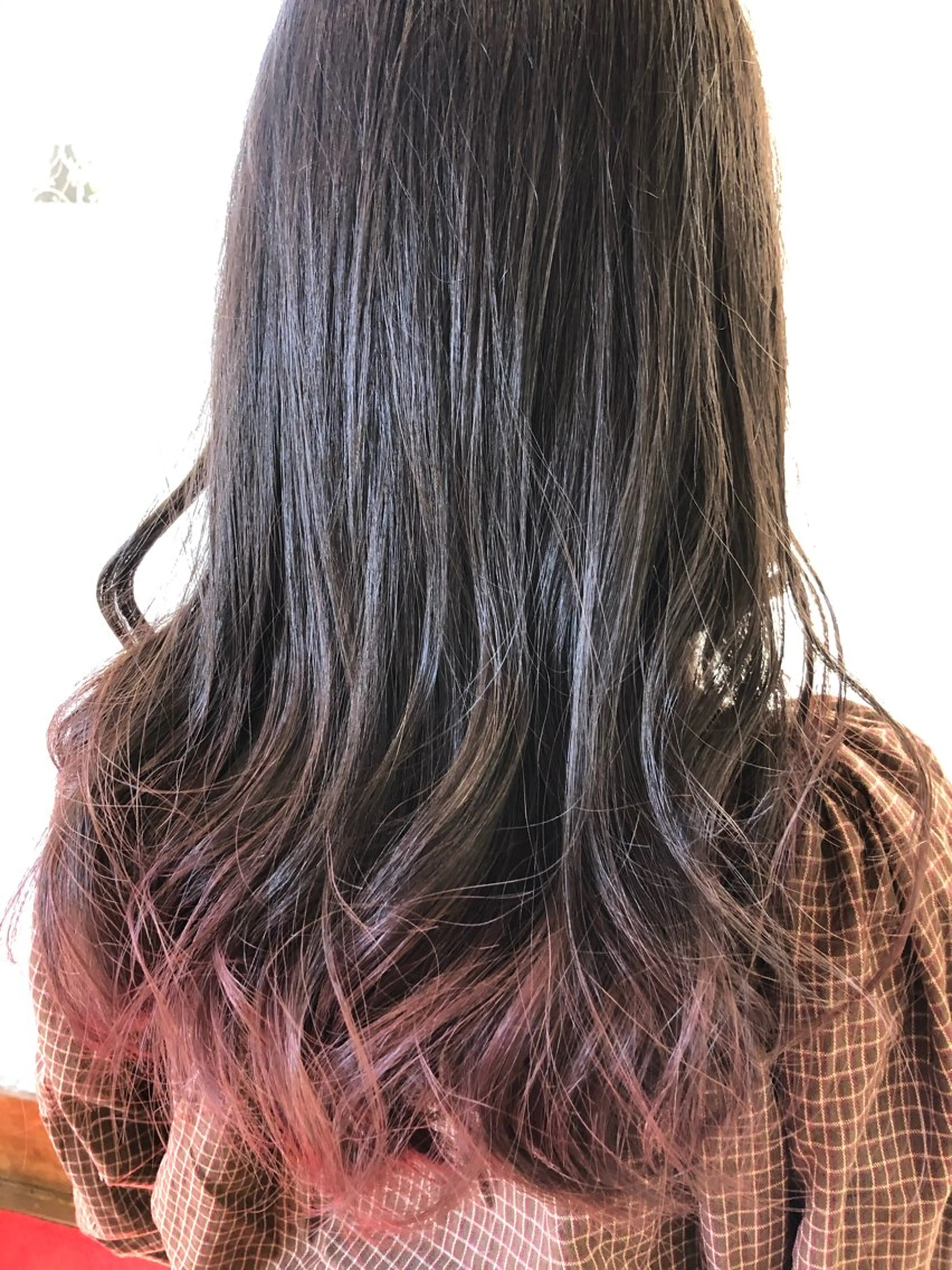 カラー ブリーチ インナーカラー レッドカラー バイオレットカラー ヘアカラー mopti所属・ショートヘア/ 鈴木　亜紀子のヘアスタイル