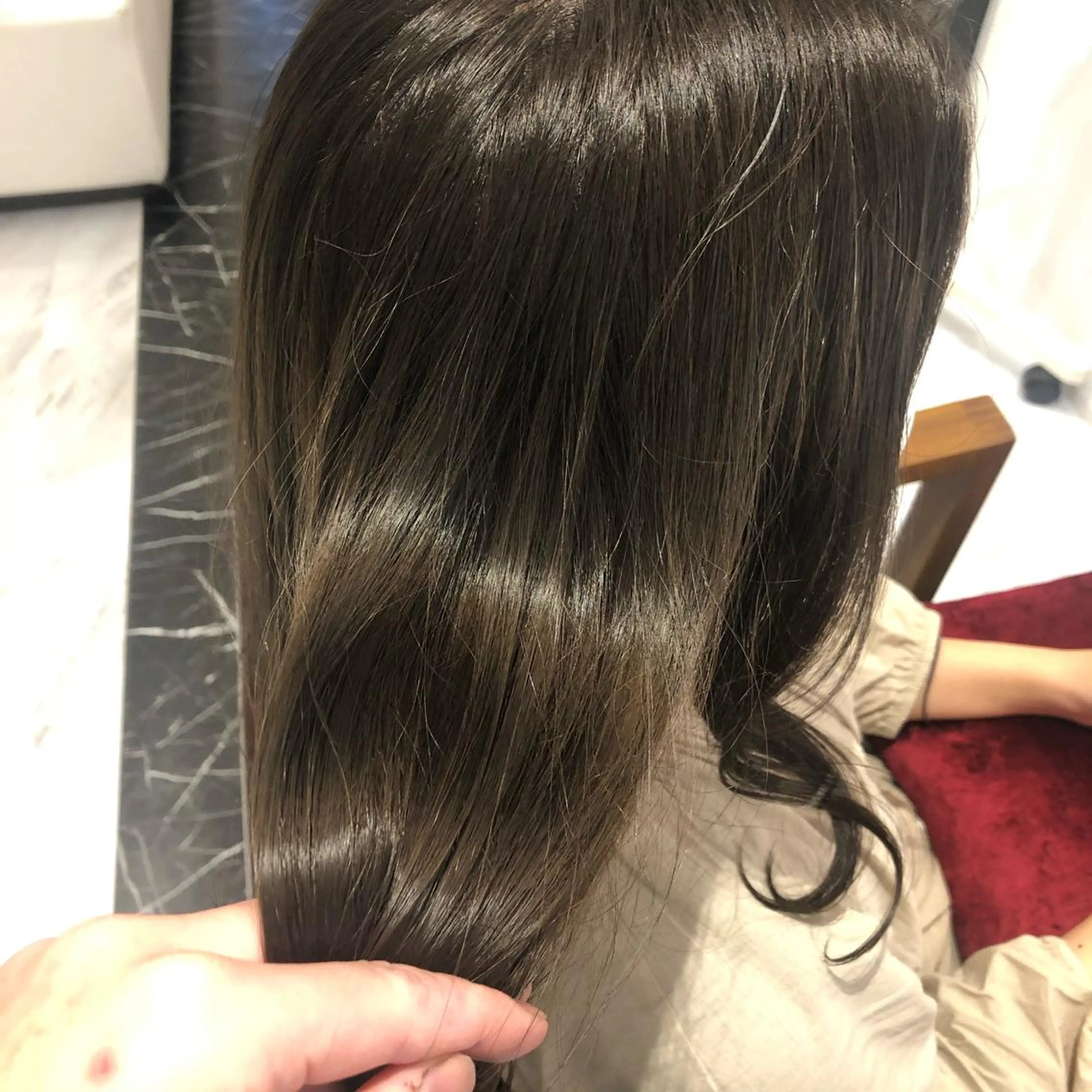 セミロング カラー 浦﨑 笑美里のヘアスタイル
