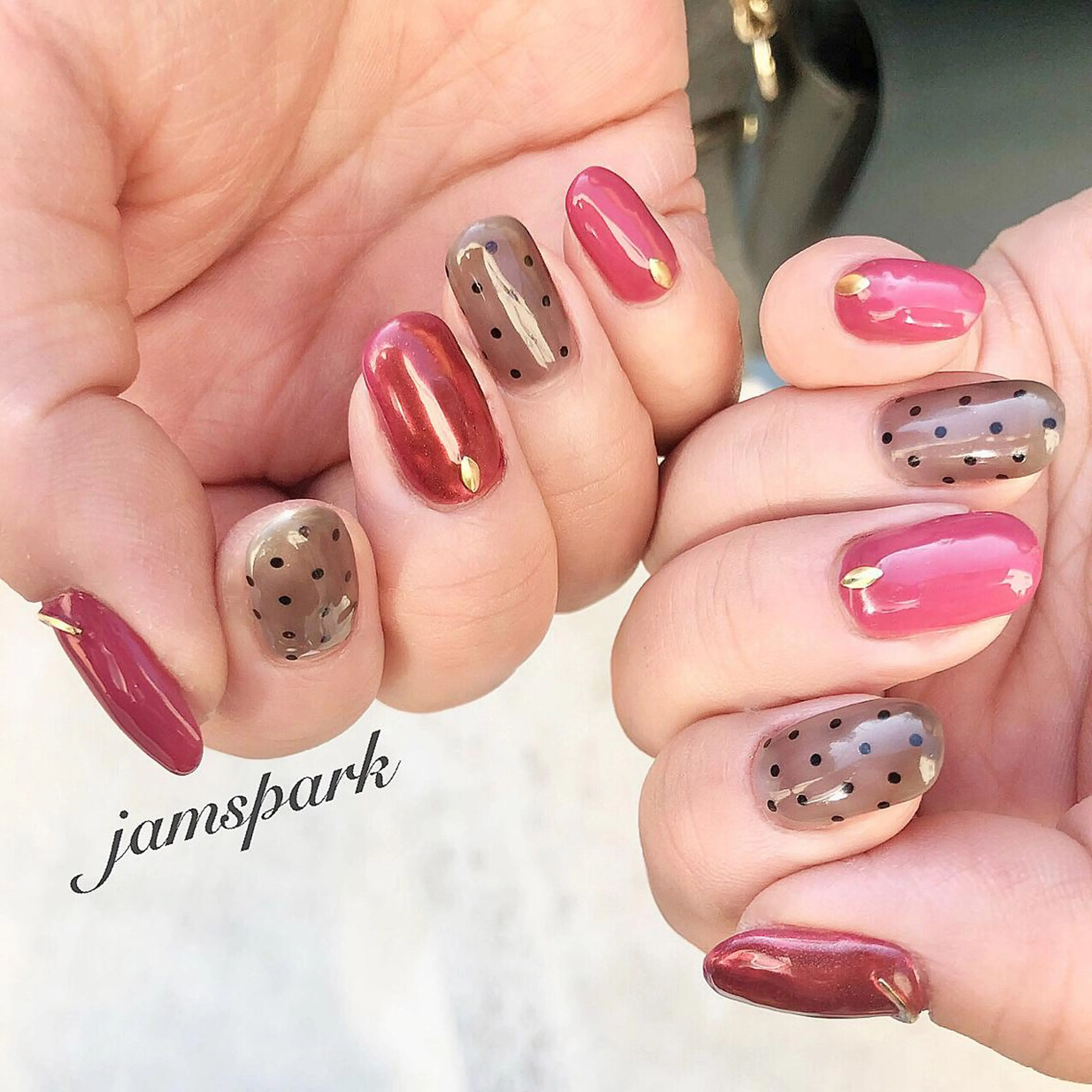 ネイル アートネイル ドット ワンカラーネイル ピンク 赤色 ハンドネイル jamspark ✨のネイルデザイン