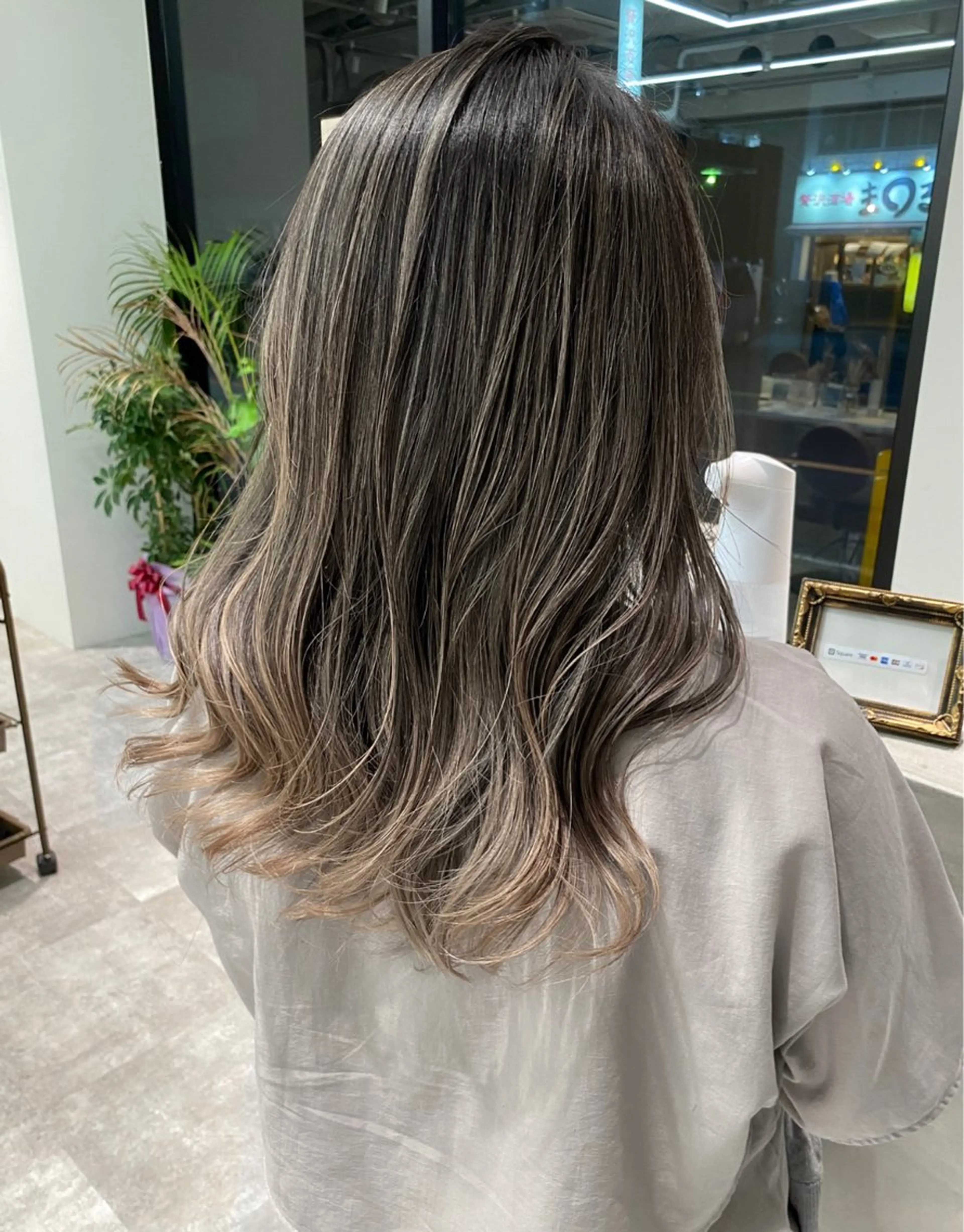 セミロング カット ヘアカラー トリートメント 藤田 和輝のヘアスタイル