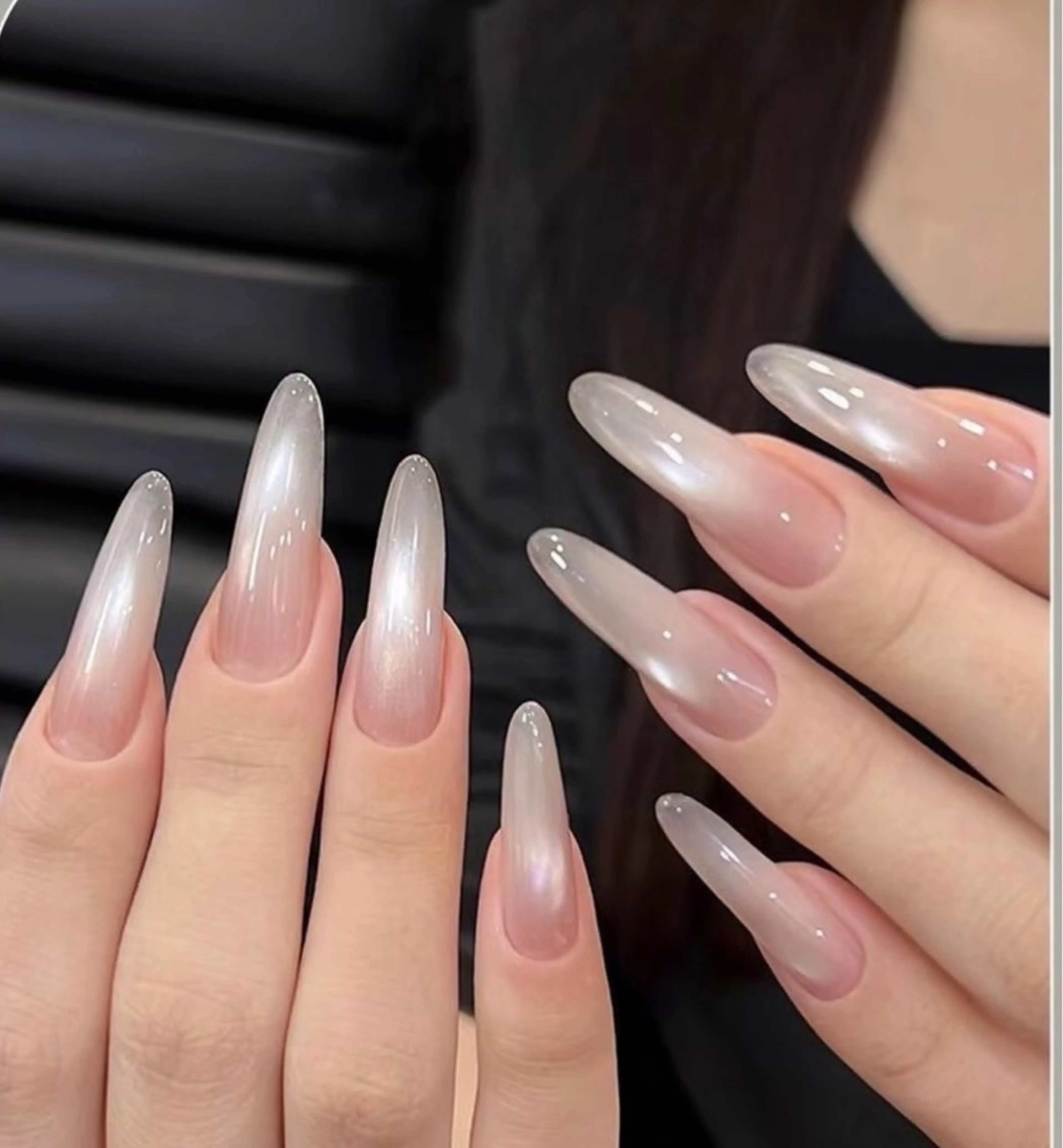 in's話題【美フォルム形成】水光ガラス玉マグネットネイル4980円の写真