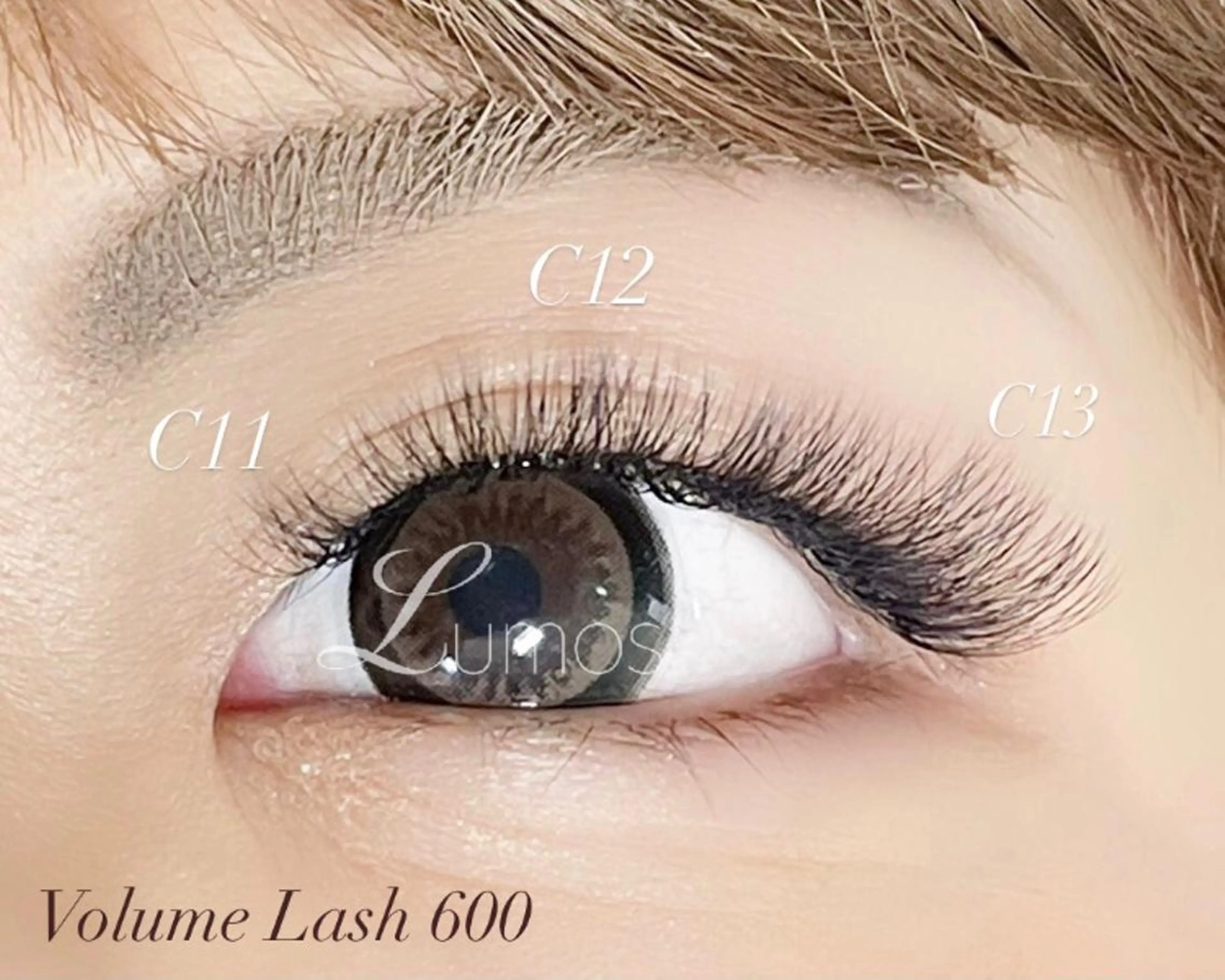 マツエク・マツパ ボリュームラッシュ マツエク Lumos nail&eyelash所属・Lumos Ayakaのマツエク・マツパデザイン