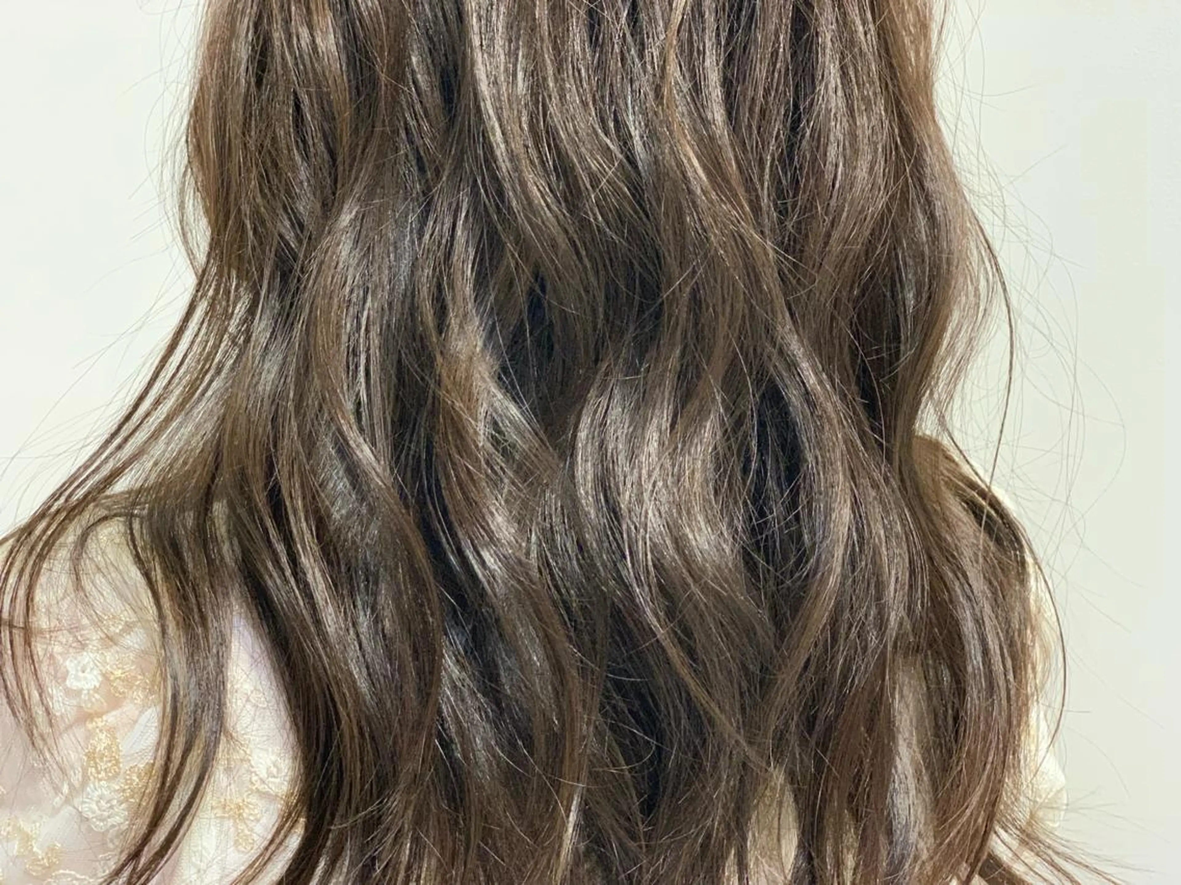 ロング カット ヘアカラー トリートメント ツイストスパイラル 波巻き🩵片平和香奈のヘアスタイル