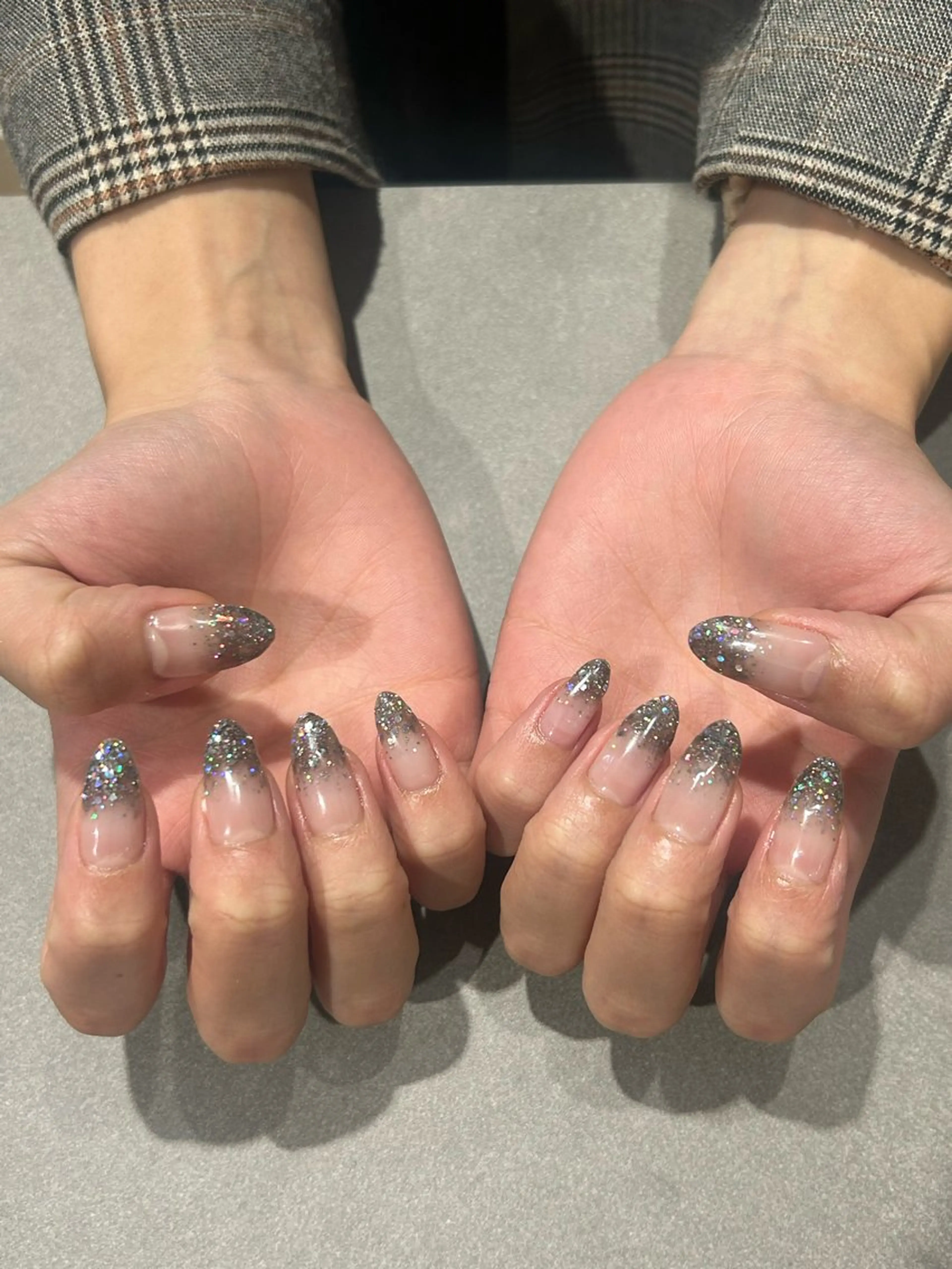 ネイル グラデーション ラメ(グリッター) ラメグラデーション ハンドネイル &robe Nanaのネイルデザイン