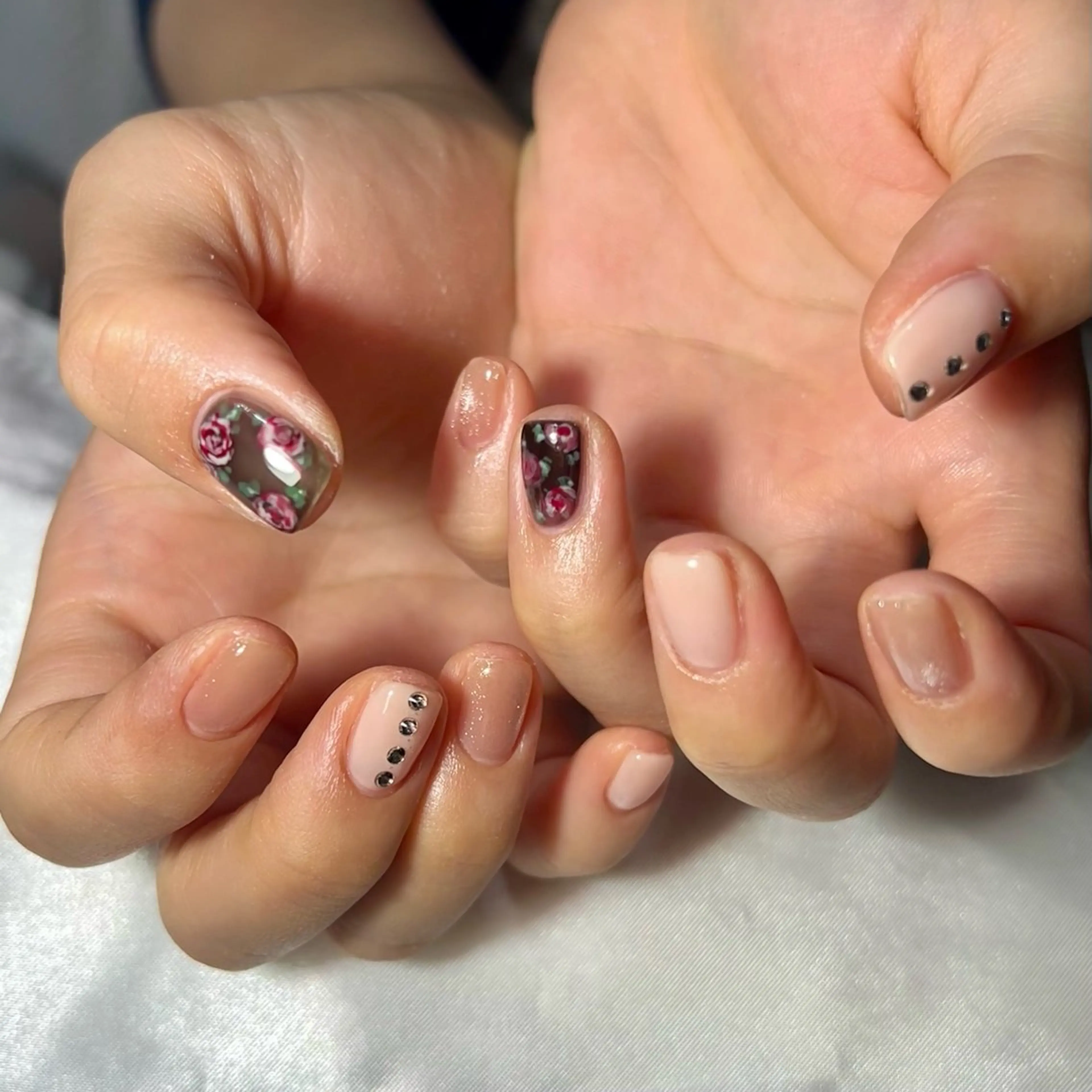 ネイル ハンドネイル nailroom‪ sb‪‪𓈒𓂂𓏸のネイルデザイン