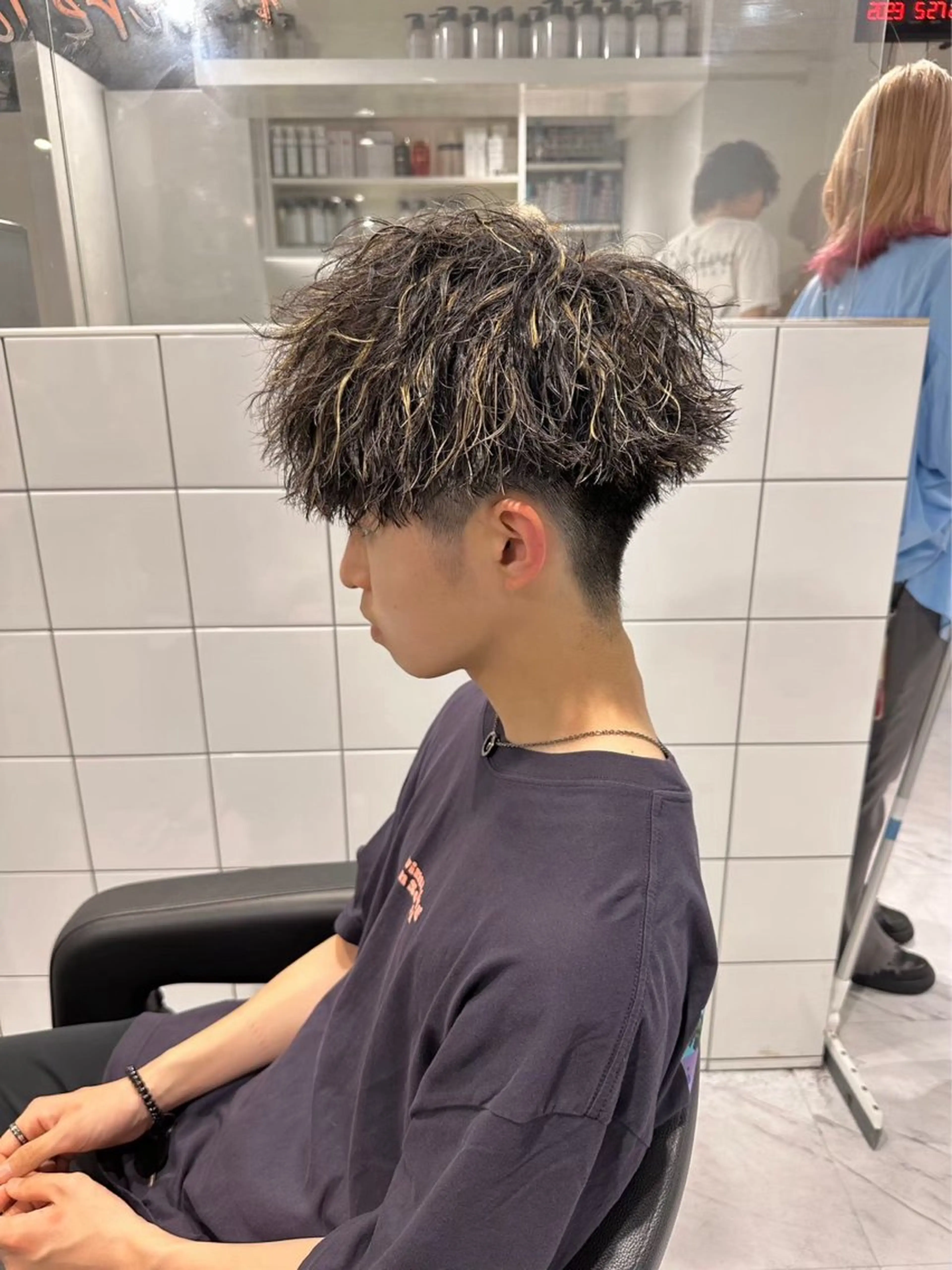 カラー パーマ メンズ メンズハイライト マッシュ メンズパーマ ハイライトカラー カット ヘアカラー パーマ トリートメント ヘッドスパ ヘアセット 🔥 メンズ 特化🔥RAIのヘアスタイル