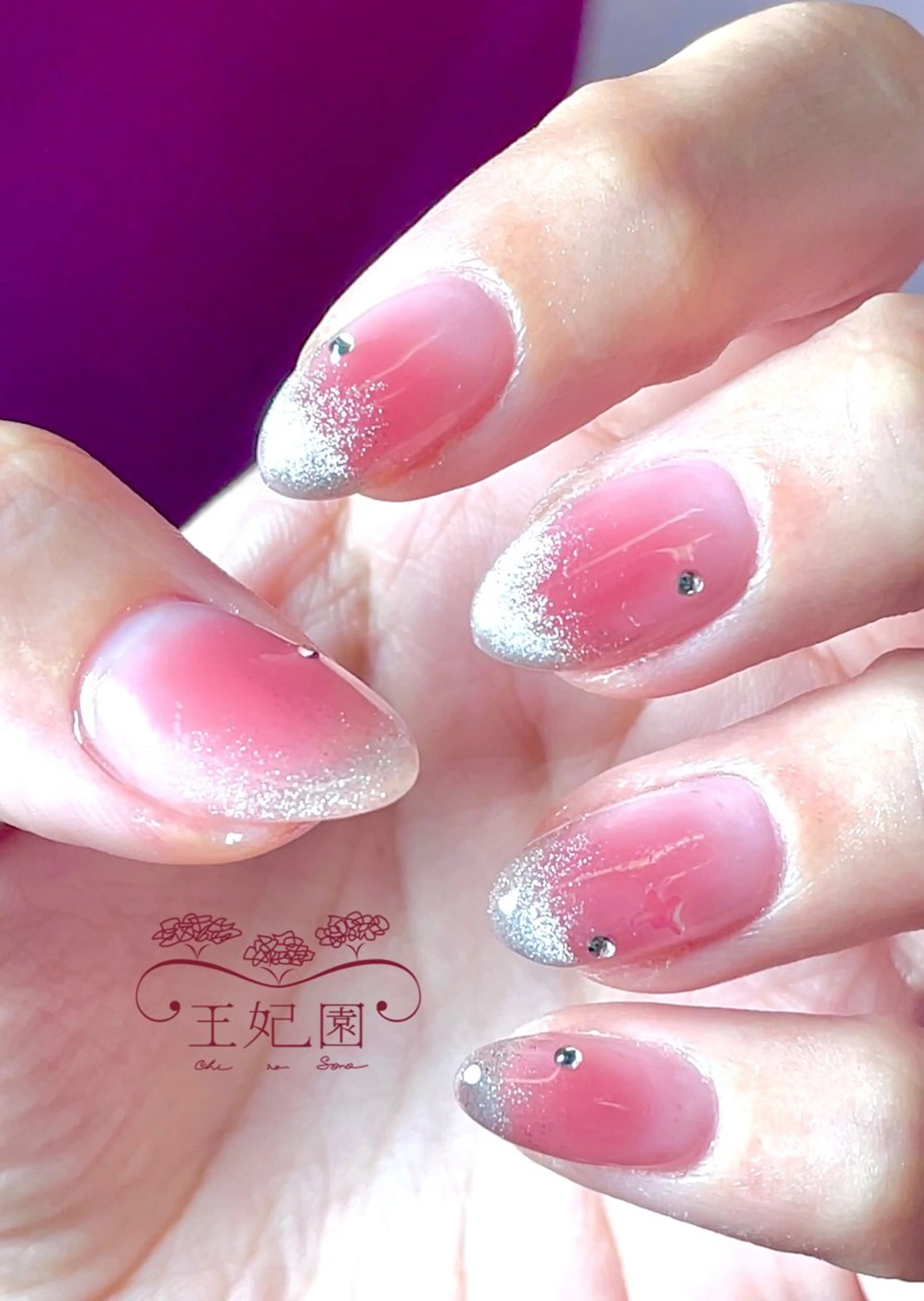 ネイル チークネイル フレンチネイル グラデーション マグネットネイル マグネットフレンチ nail salon王妃の園所属・王妃の園 ohinosonoのネイルデザイン