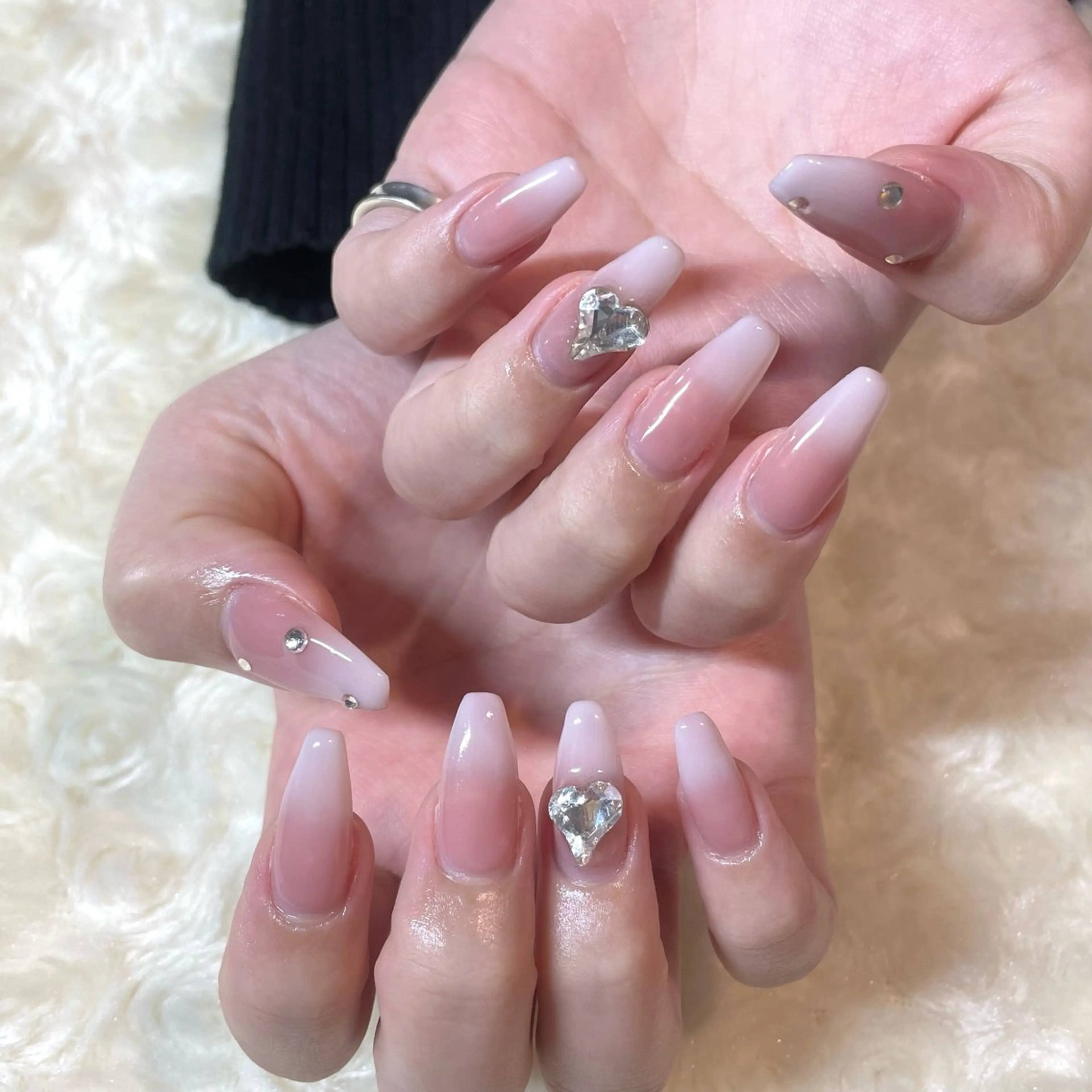 ネイル ストーンネイル aime Ayanoのネイルデザイン