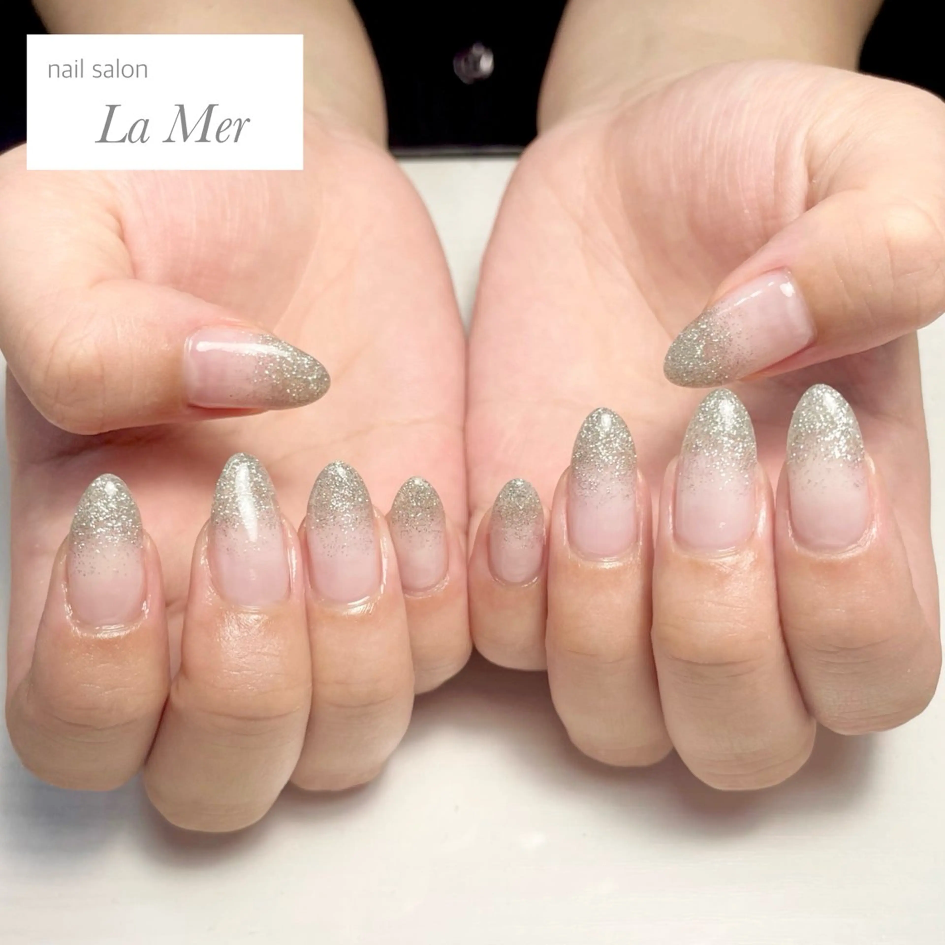 ネイル ゴージャス グラデーション ラメ(グリッター) ラメグラデーション オフィスネイル ハンドネイル nailsalon La Merのネイルデザイン