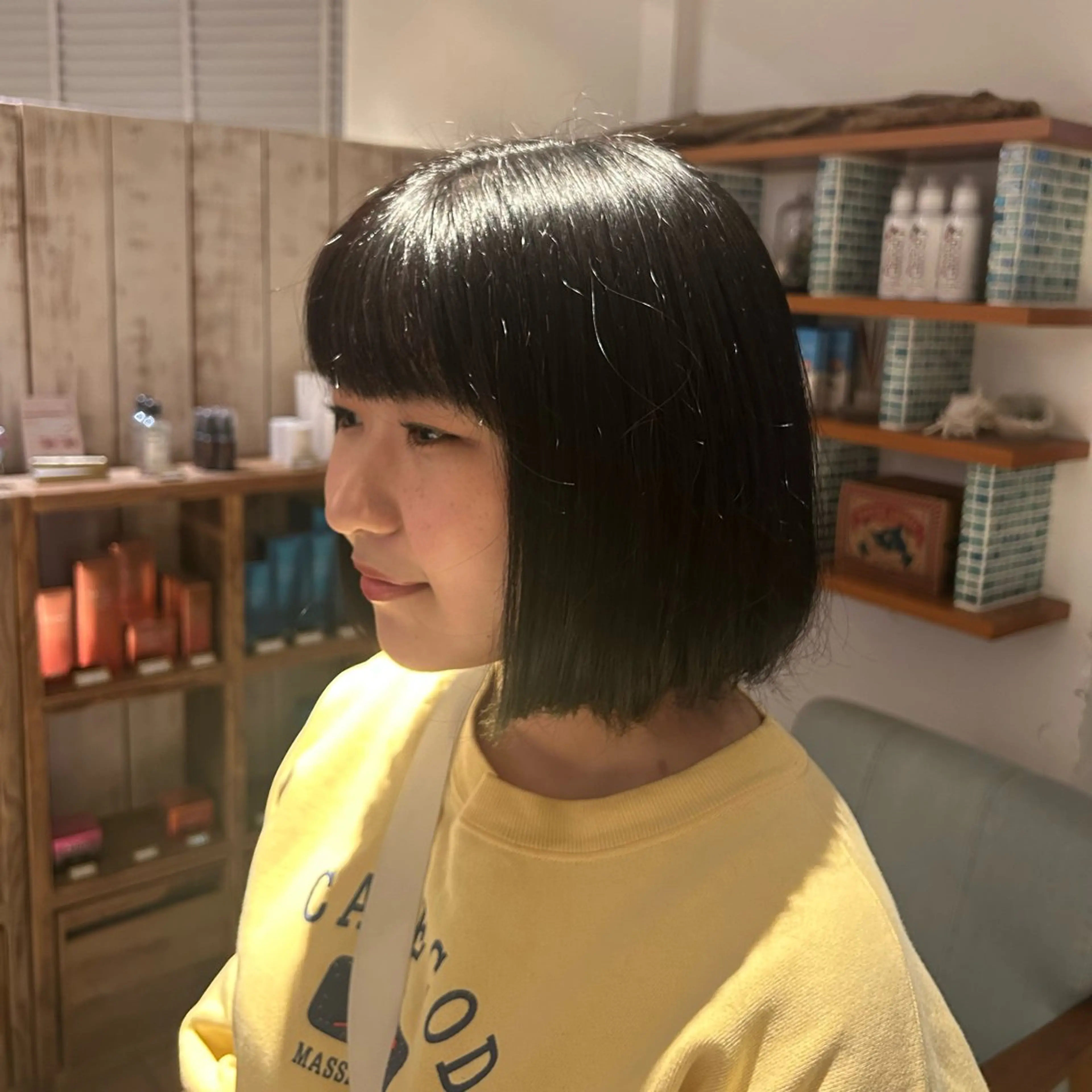 ショート カラー ブリーチ さくら / 金沢文庫のヘアスタイル