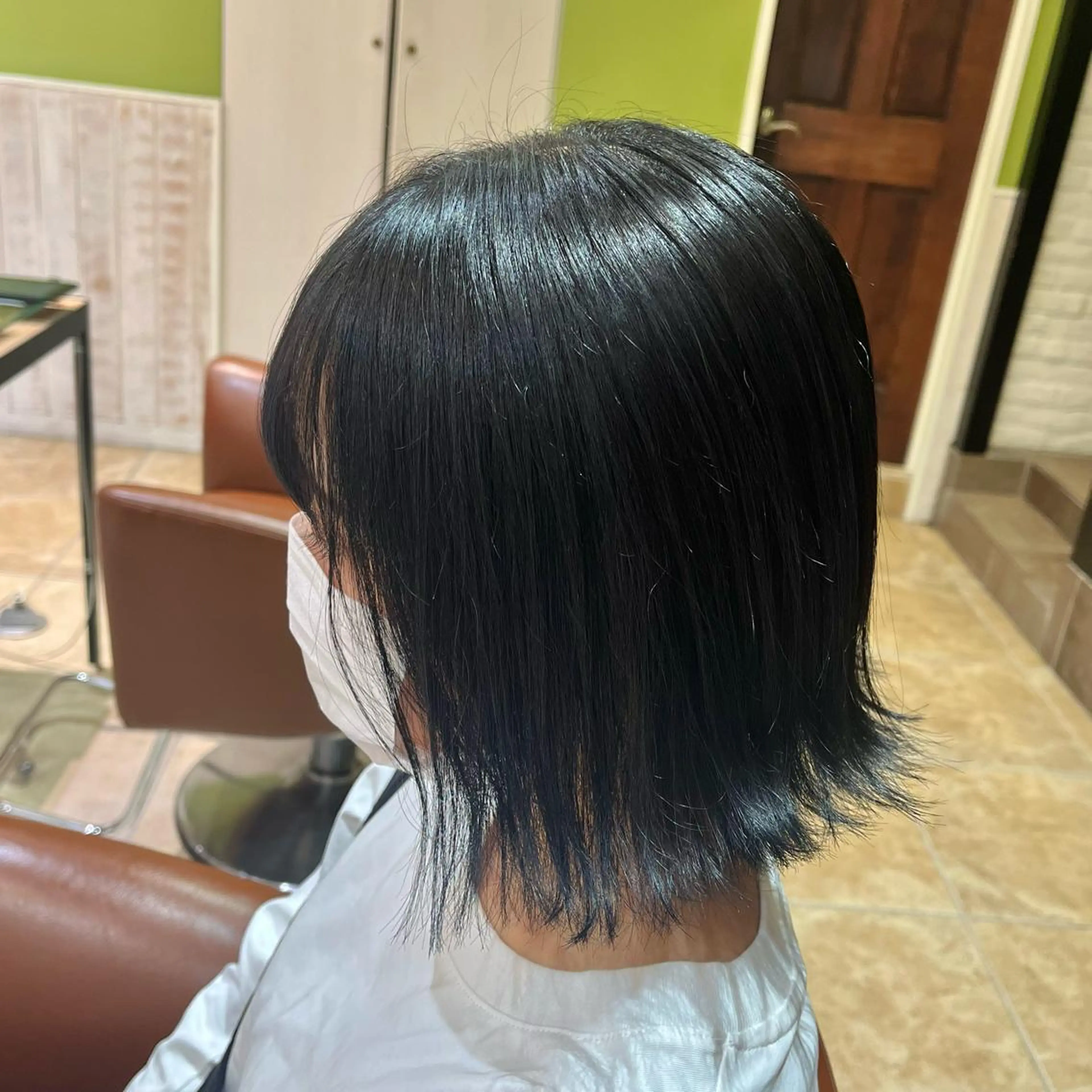 ショート カラー 黒髪 ブルーカラー ブルーブラック YUMEKA🩶 /パーマ🌀のヘアスタイル