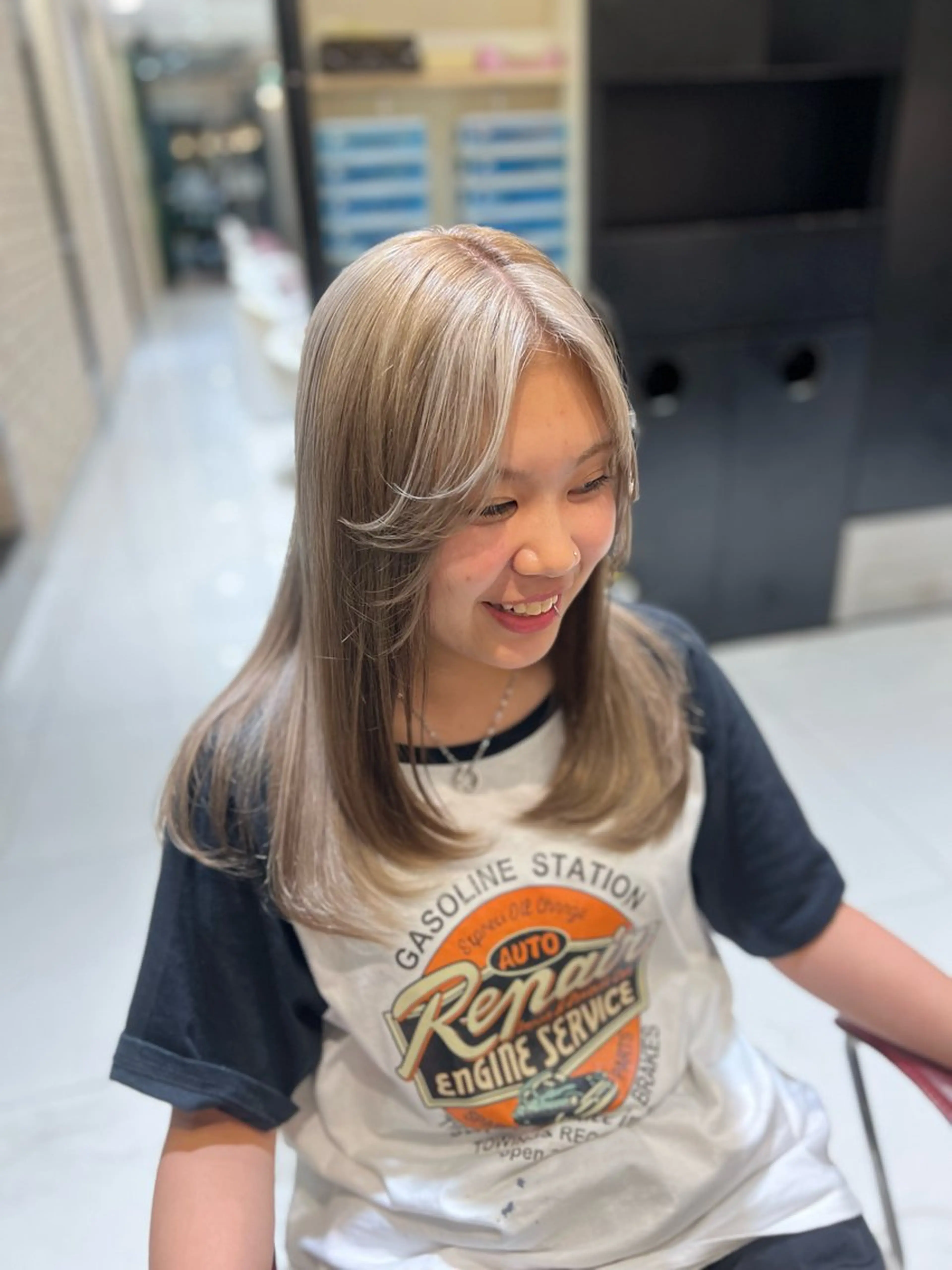 ロング カラー バレイヤージュ ベージュカラー ブリーチ ブロンド ダブルカラー ヘアカラー トリートメント 越谷　デザインカラー ハイトーン　クラモチのヘアスタイル