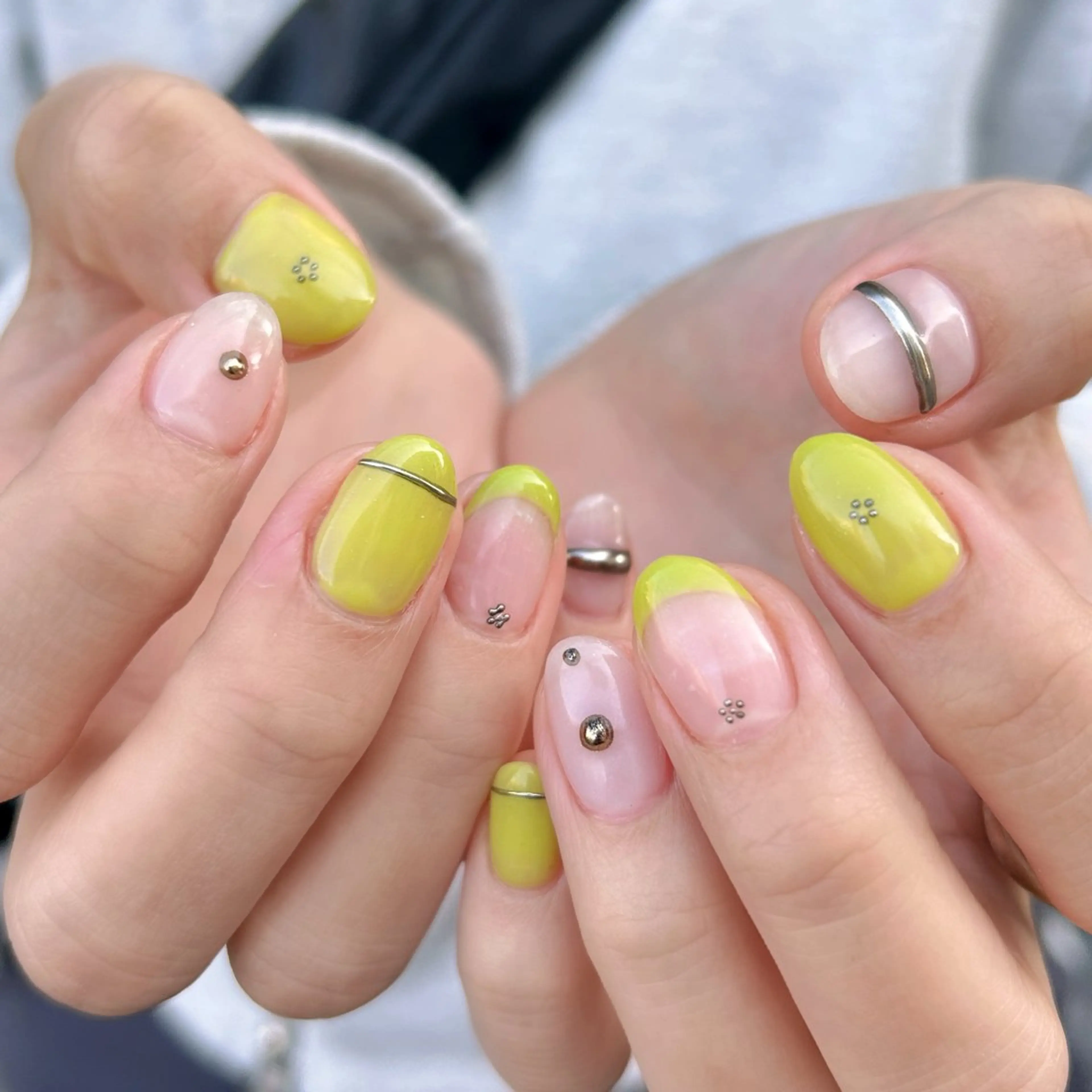 ネイル 春ネイル 黄色 ハンドネイル hair  MILE.所属・MILE. mukonosouのネイルデザイン
